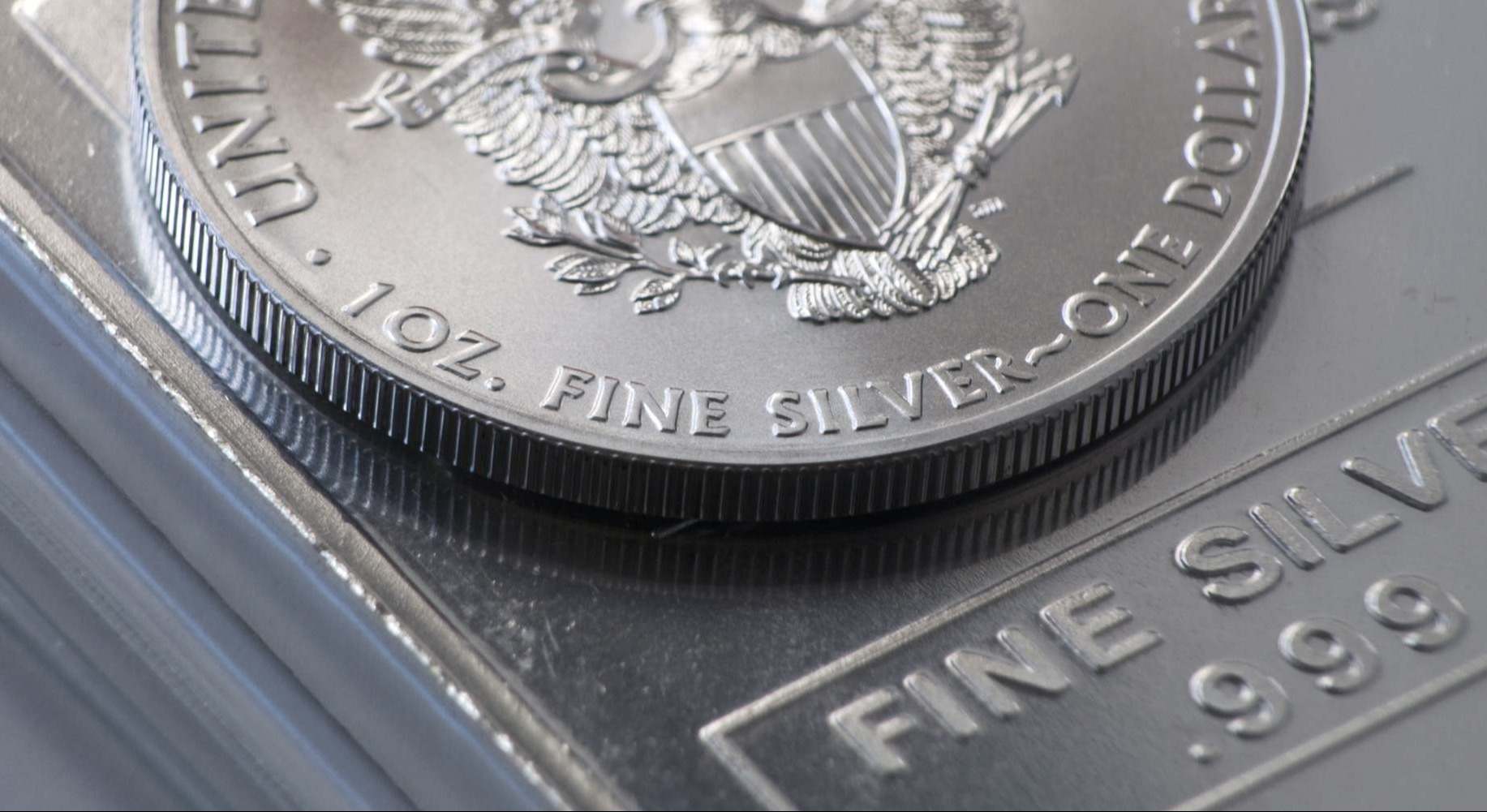 plata faldon moneda