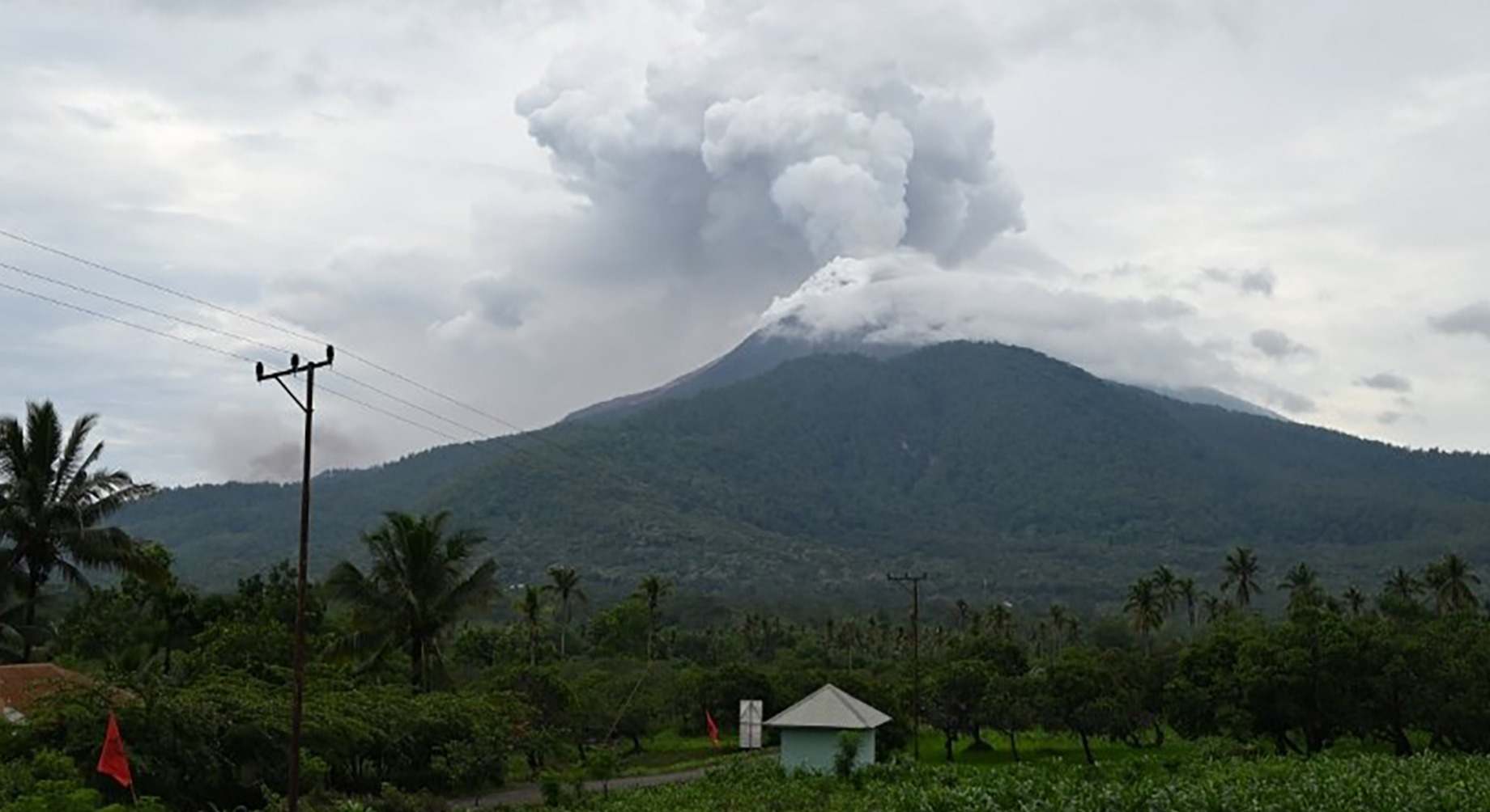 Erupción del volcán Lewotobi en Indonesia a comienzos de año. / Europa Press