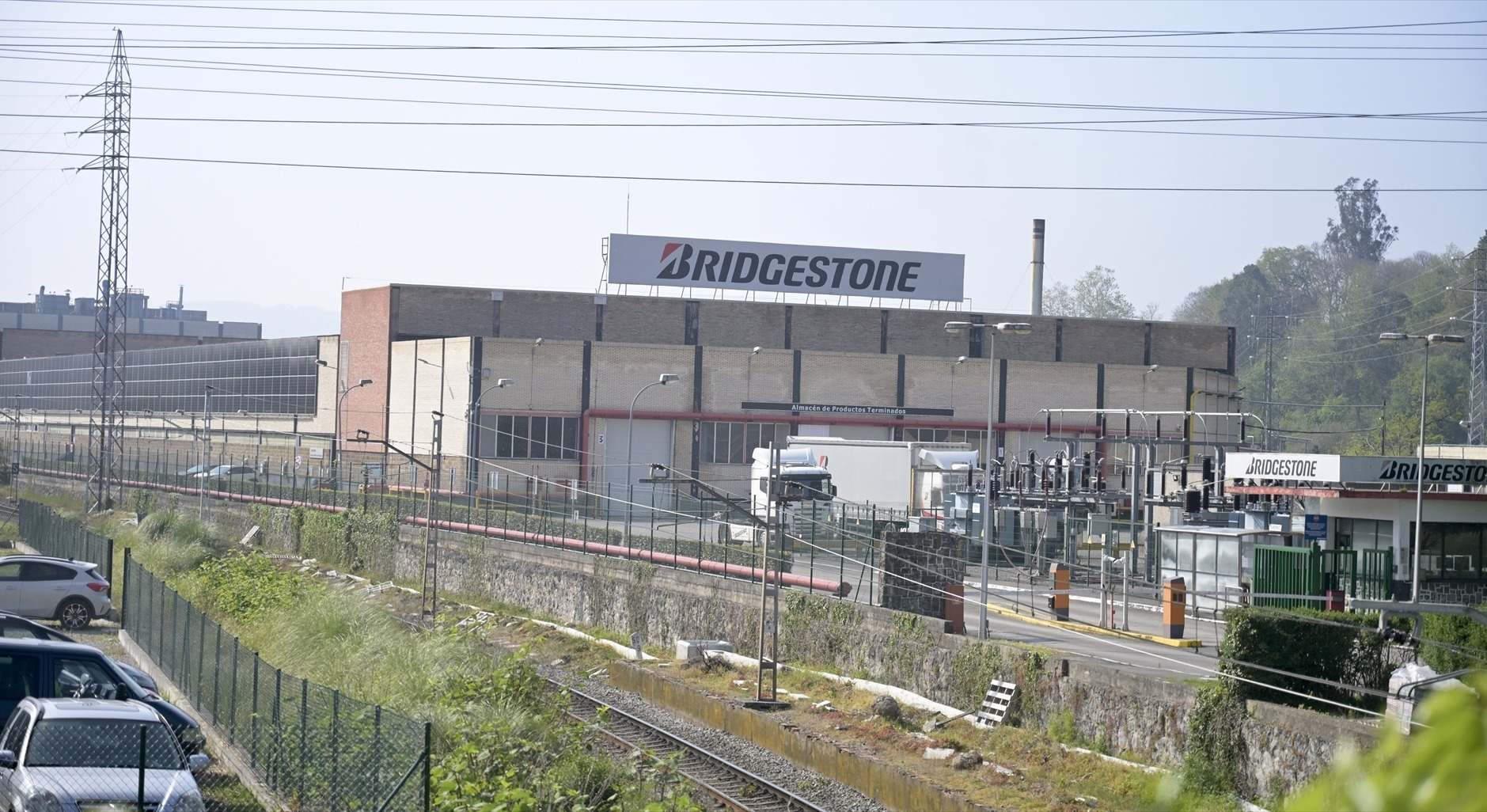 Exterior de la fábrica de Bridgestone en Cantabria
