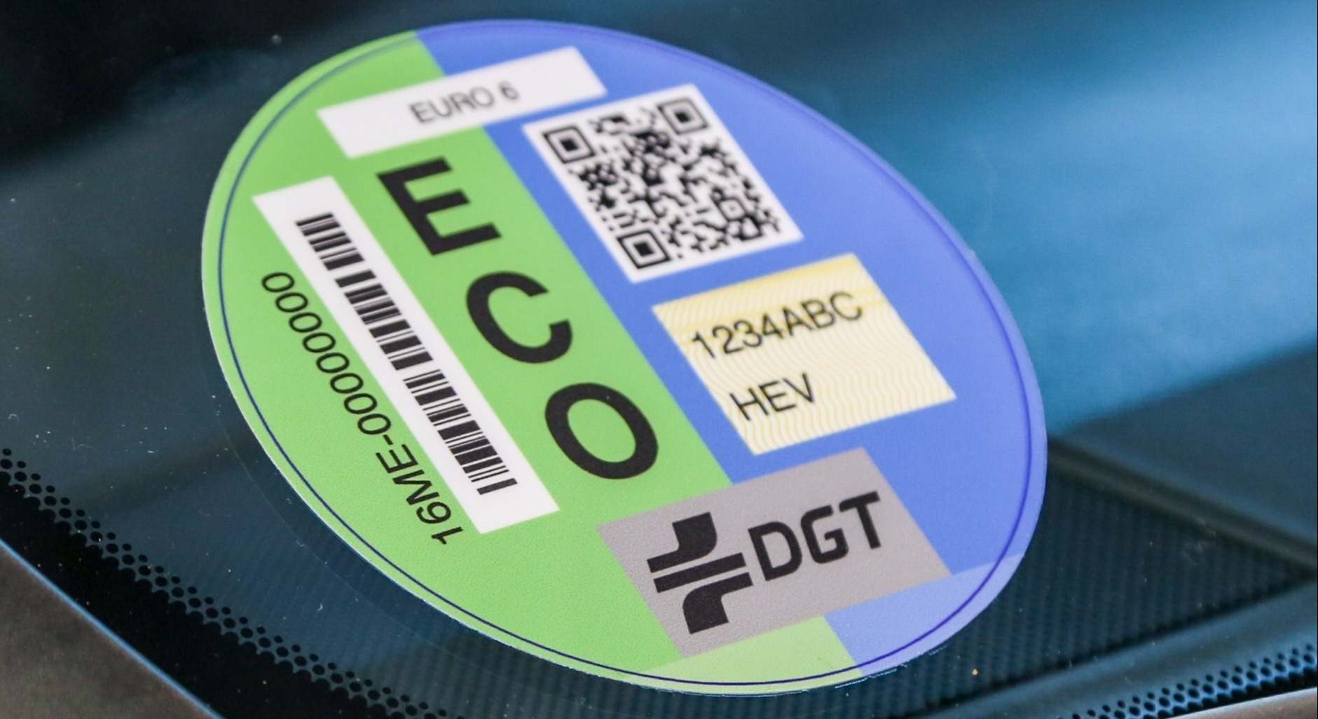 Adiós a la 'trampa' de los coches con etiquetas CERO y ECO.
