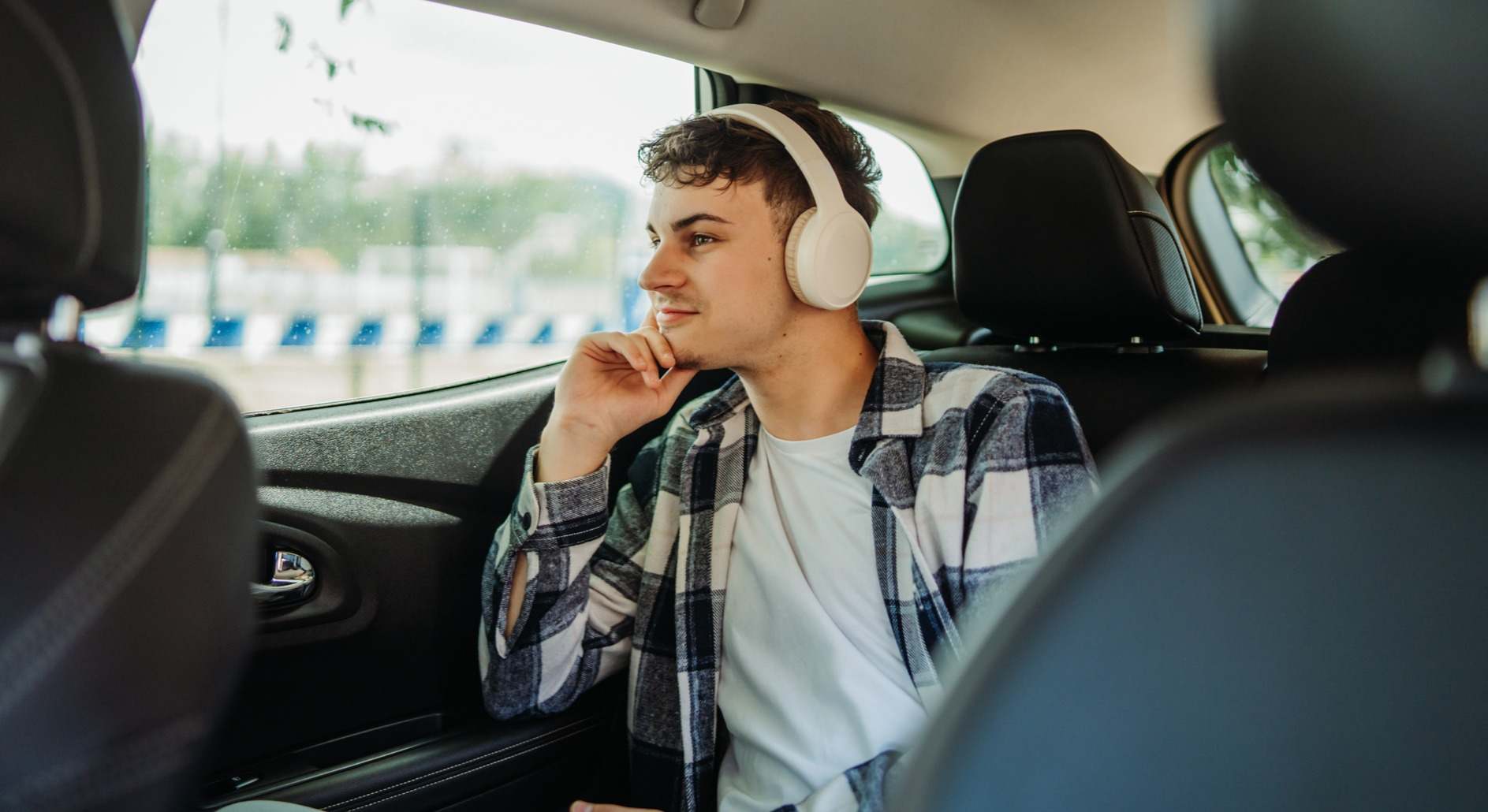 Escuchar música en el coche