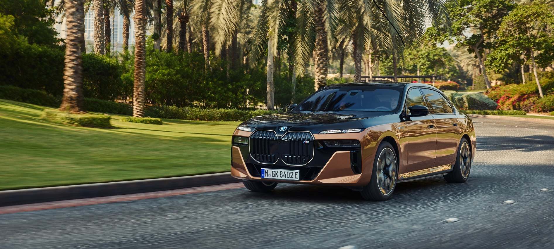 BMW-i7-1.jpg