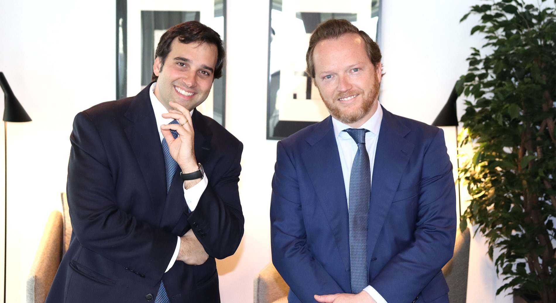 Miguel Lobón, nuevo socio director de Barcelona, y Santiago Torent, antiguo socio director. EE