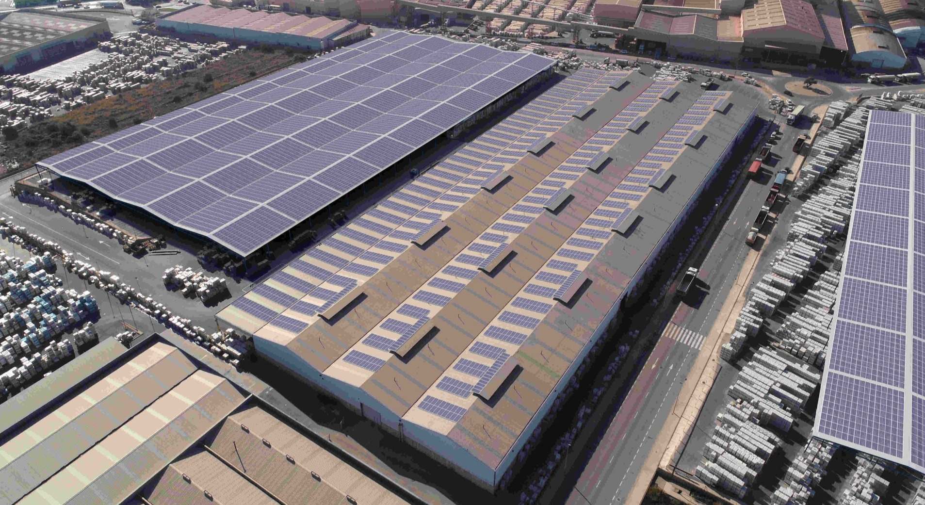 Una instalación de autoconsumo industrial instalada por Umbrella Solar.