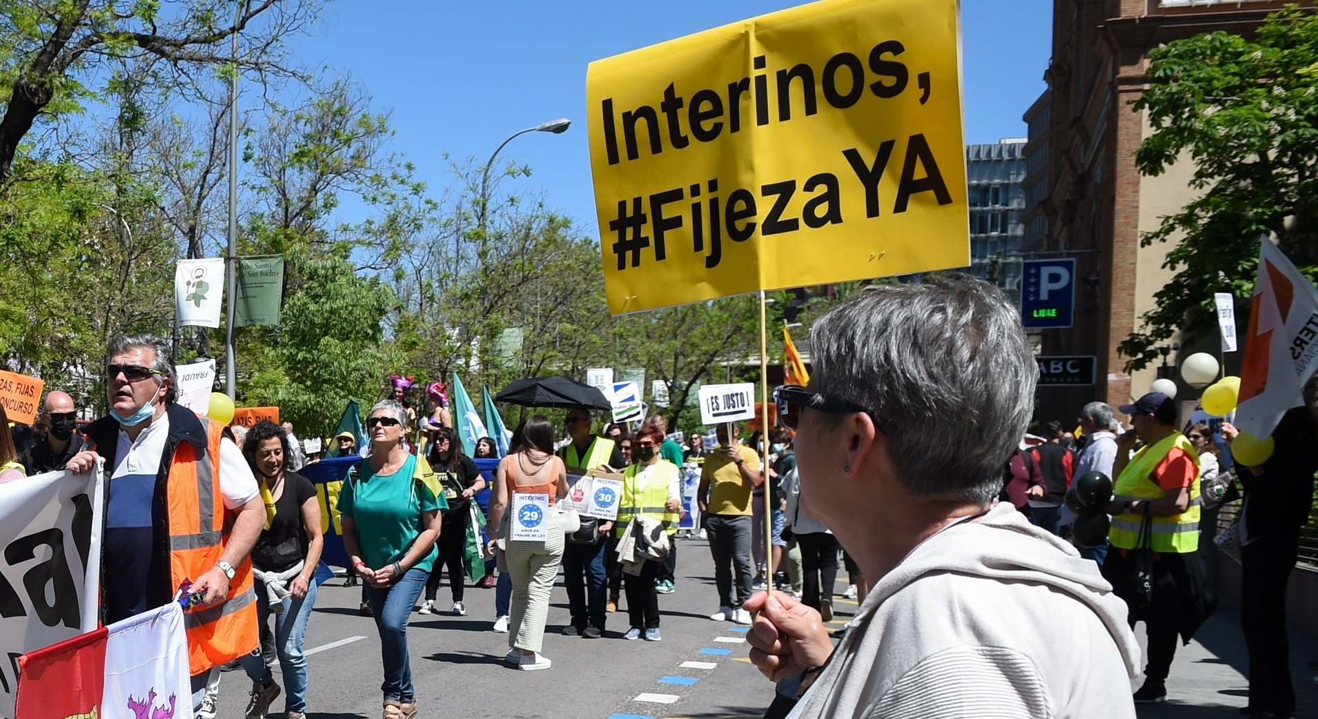 Protesta de interinos con contratos temporales que reclaman ser fijos