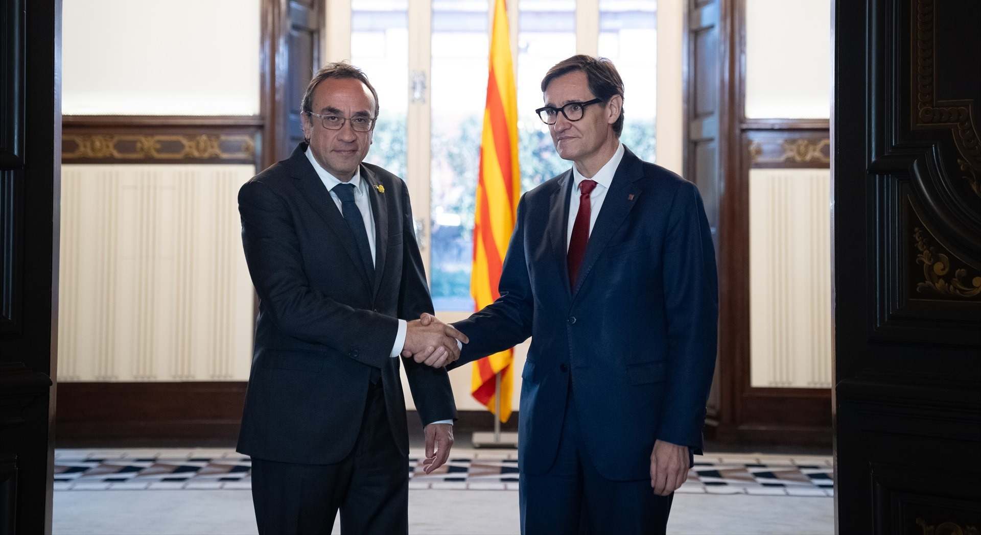 Salvador Illa, candidato del PSC a la Generalitat, y Josep Rull, presidente del Parlament. EP