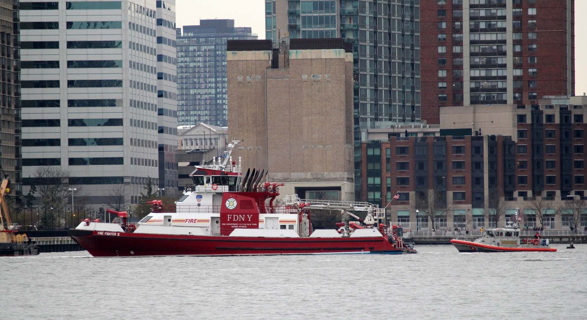 Vista del río Hudson, donde cayó el helicóptero en el accidente de Nueva York. / Foto: EP
