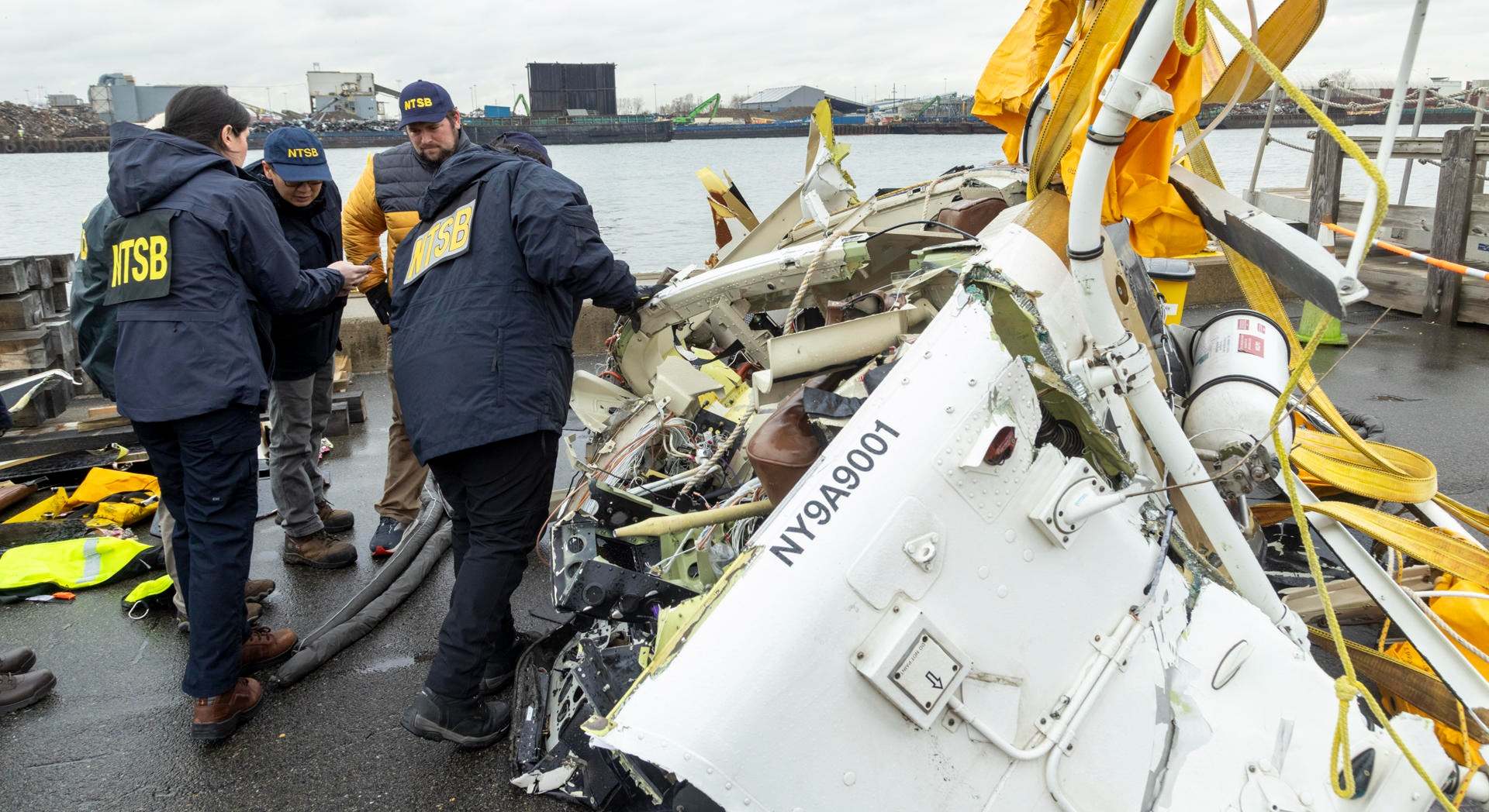 Imagen del helicóptero tras sufrir el accidente.