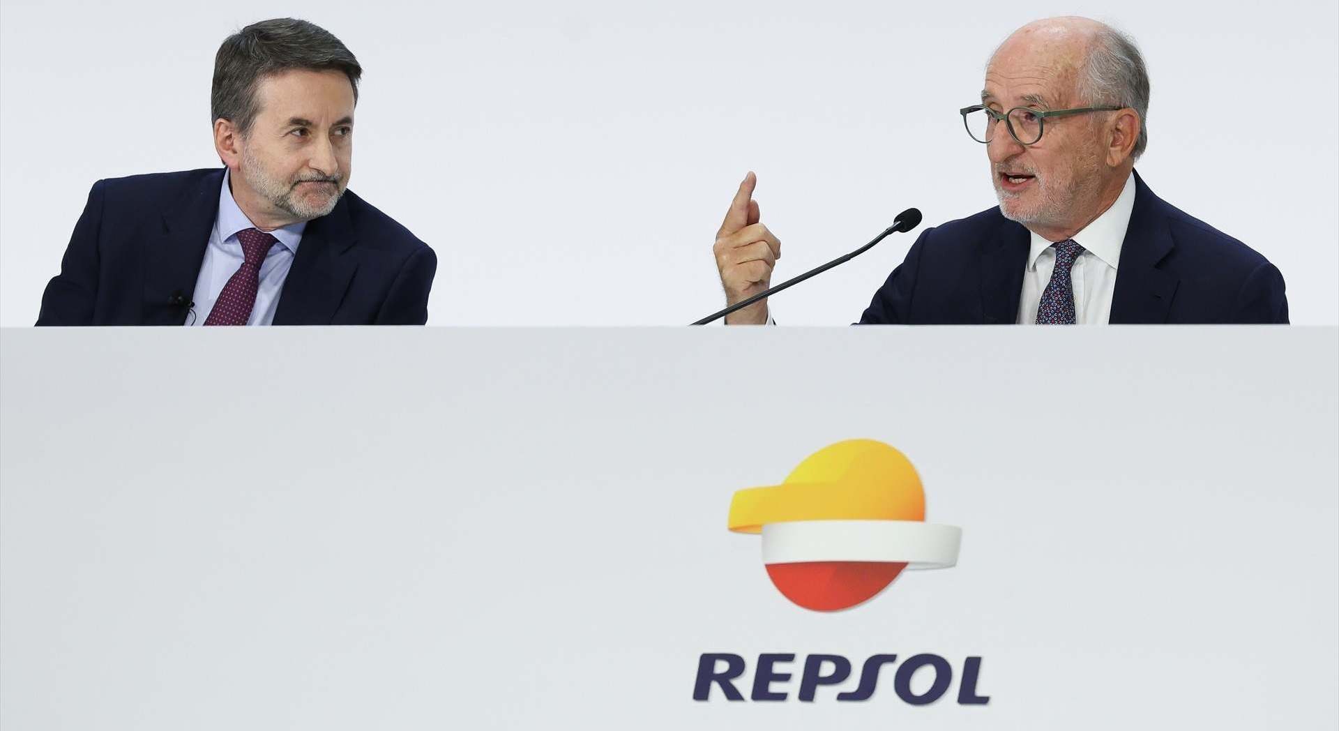El consejero delegado de Repsol, Josu Jon Imaz, junto al presidente de Repsol, Antonio Brufau. EUROPA PRESS
