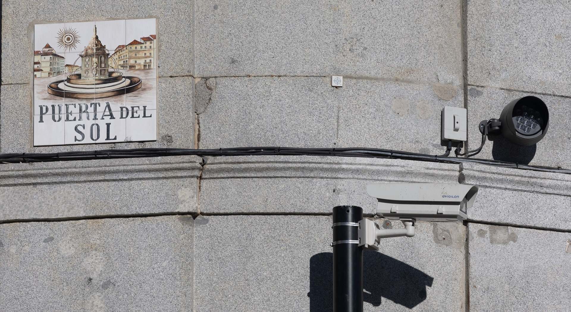 Cámara de videovigilancia en la Puerta del Sol