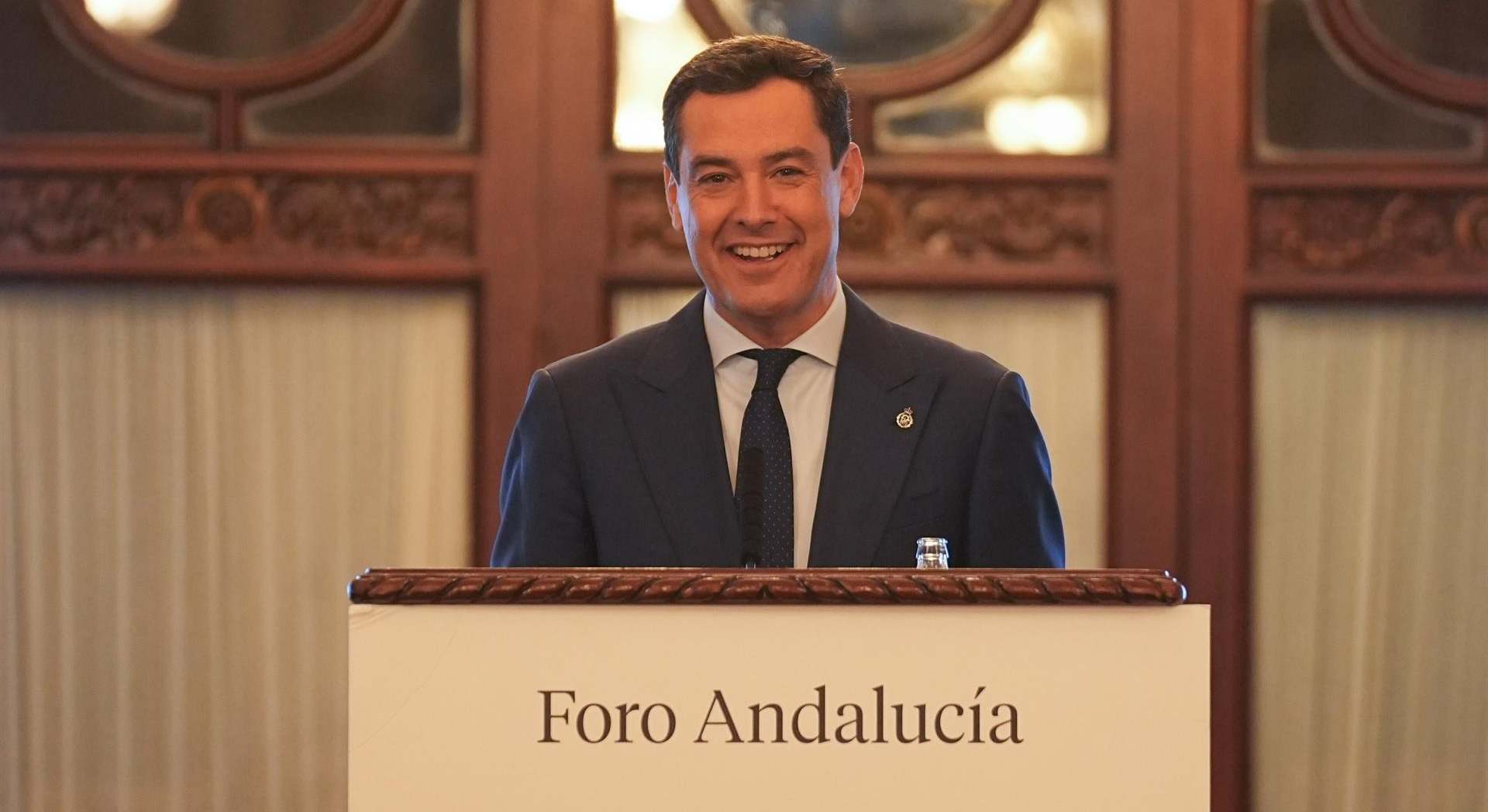 Juanma Moreno durante su intervención en el Foro de La Vanguardia.