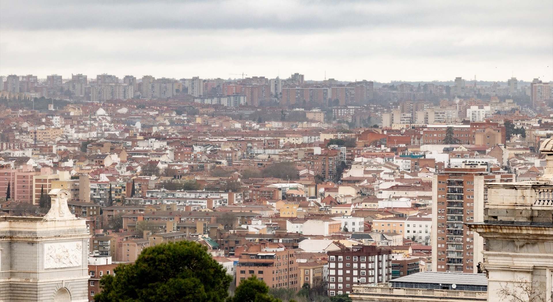  Edificios de Madrid vistos desde la azotea del Teatro Real