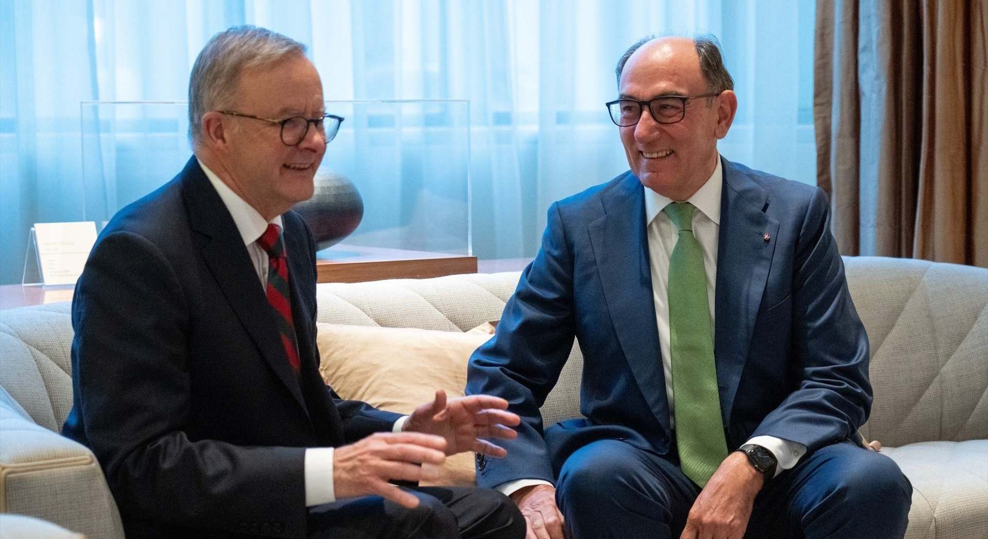 El presidente de Iberdrola, Ignacio Sánchez Galán, junto al primer ministro australiano, Anthony Albanese. Europa Press