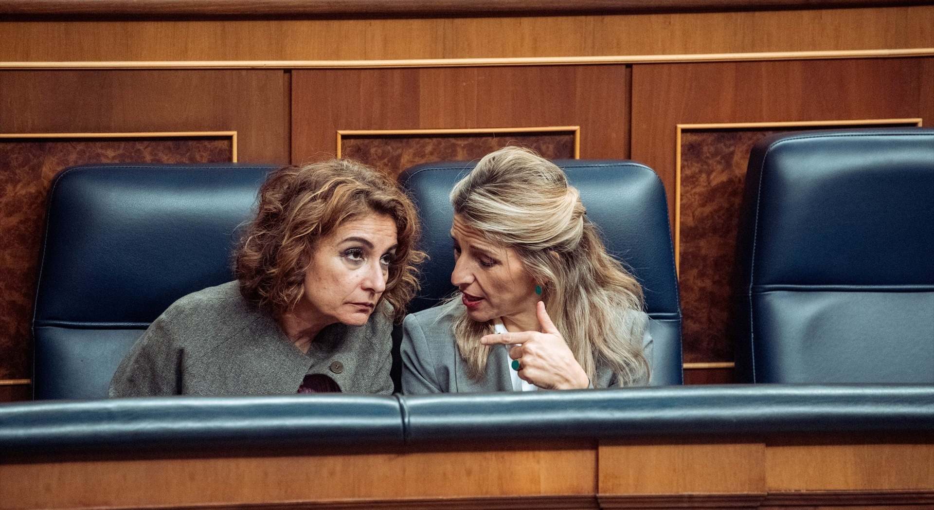 a vicepresidenta primera y ministra de Hacienda, María Jesús Montero y la vicepresidenta segunda y ministra de Trabajo, Yolanda Díaz | EP