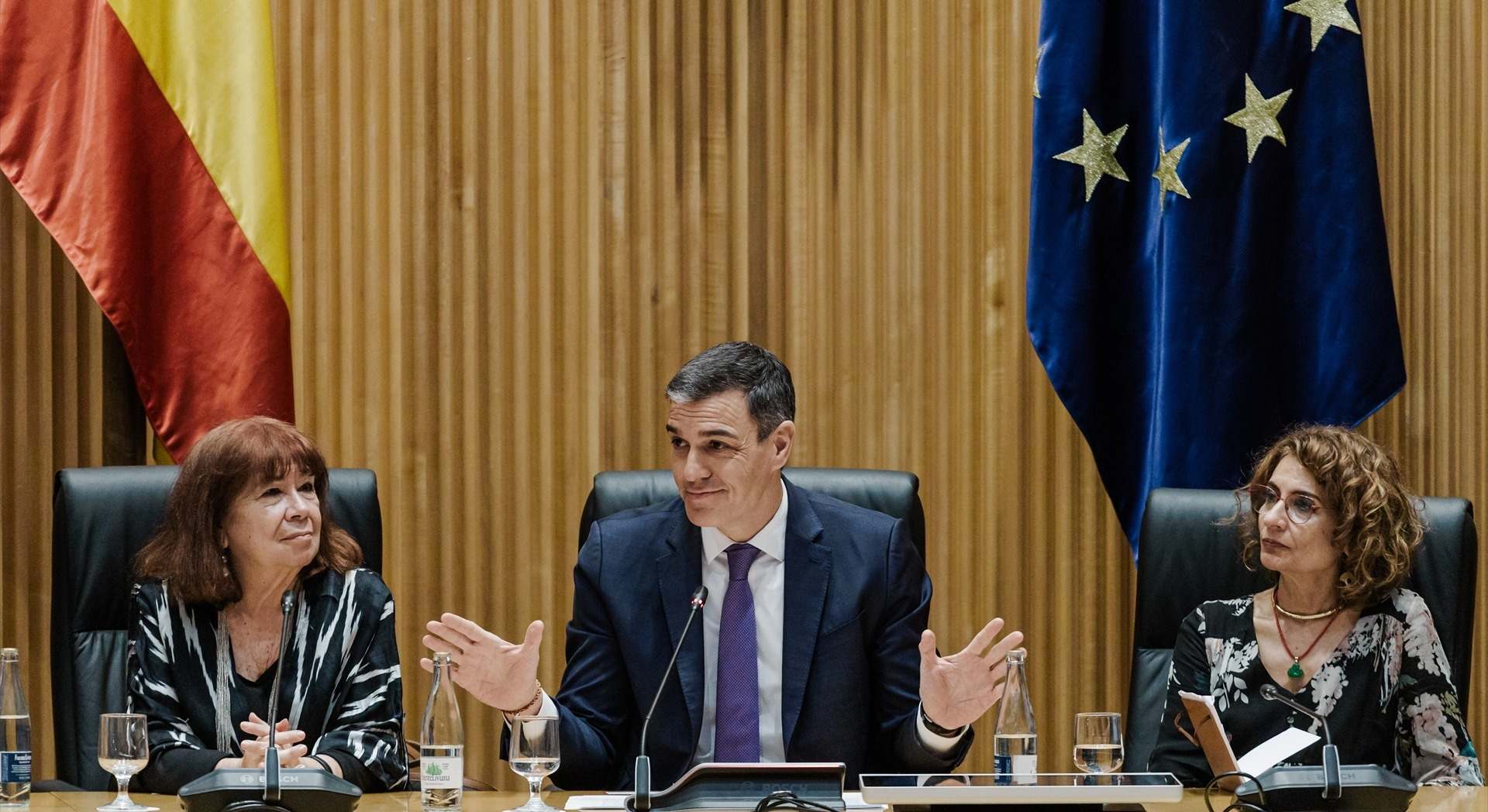 La presidenta del PSOE, el presidente del Gobierno y la ministra de Hacienda.