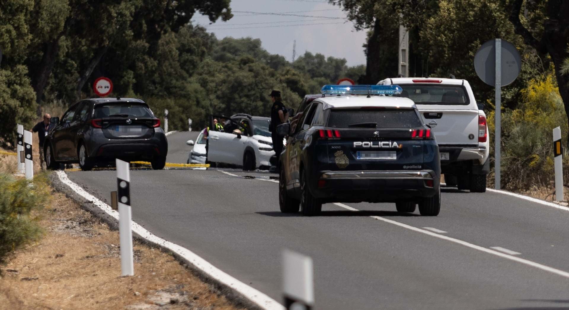 Agentes de la Policía Nacional trabaja en el lugar de los hechos del asesinato de Borja Villacís