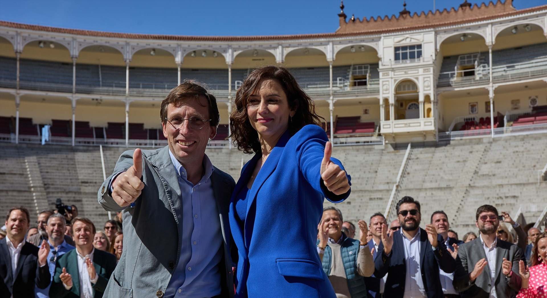 Isabel Díaz Ayuso y José Luis Martínez-Almeida en Las Ventas