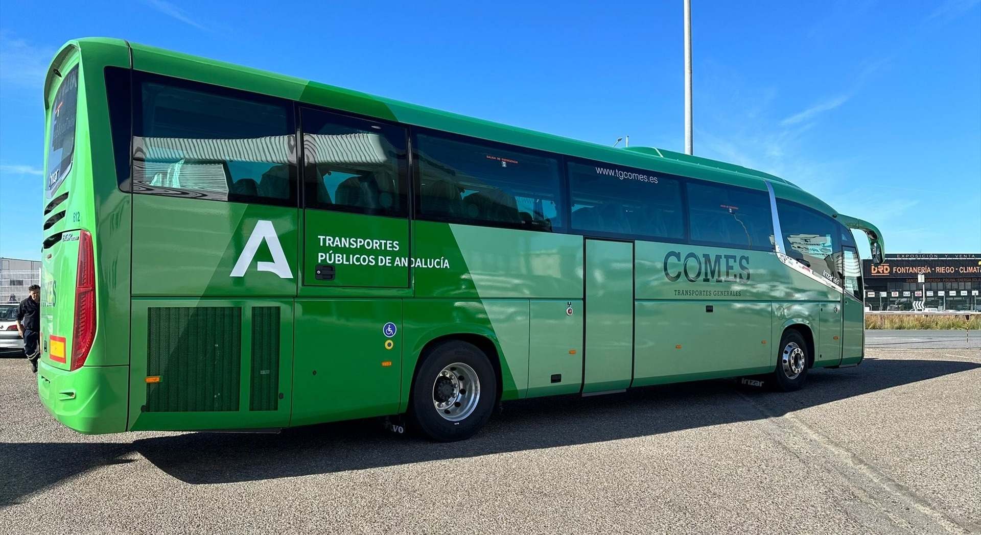 Autobús interurbano de Comes operando en Cádiz.