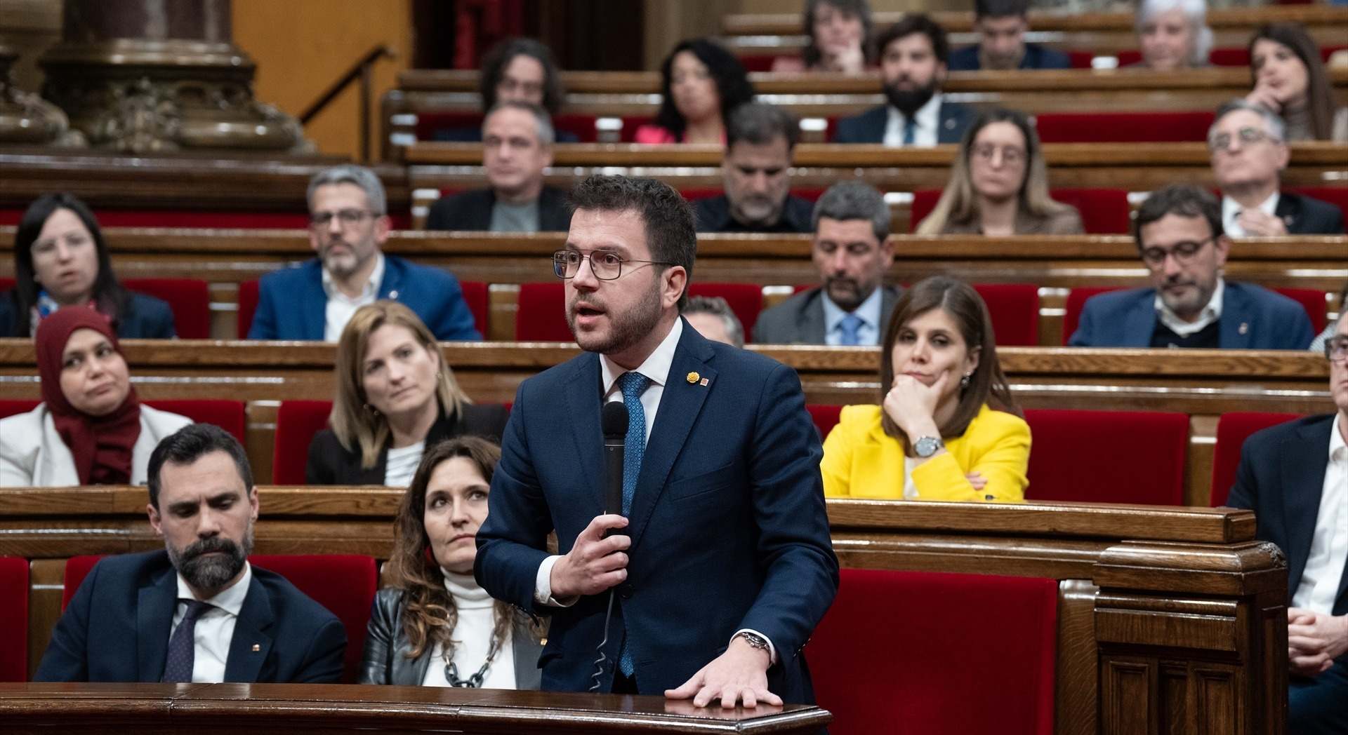 El presidente de la Generalitat durante un pleno. / Foto: EP
