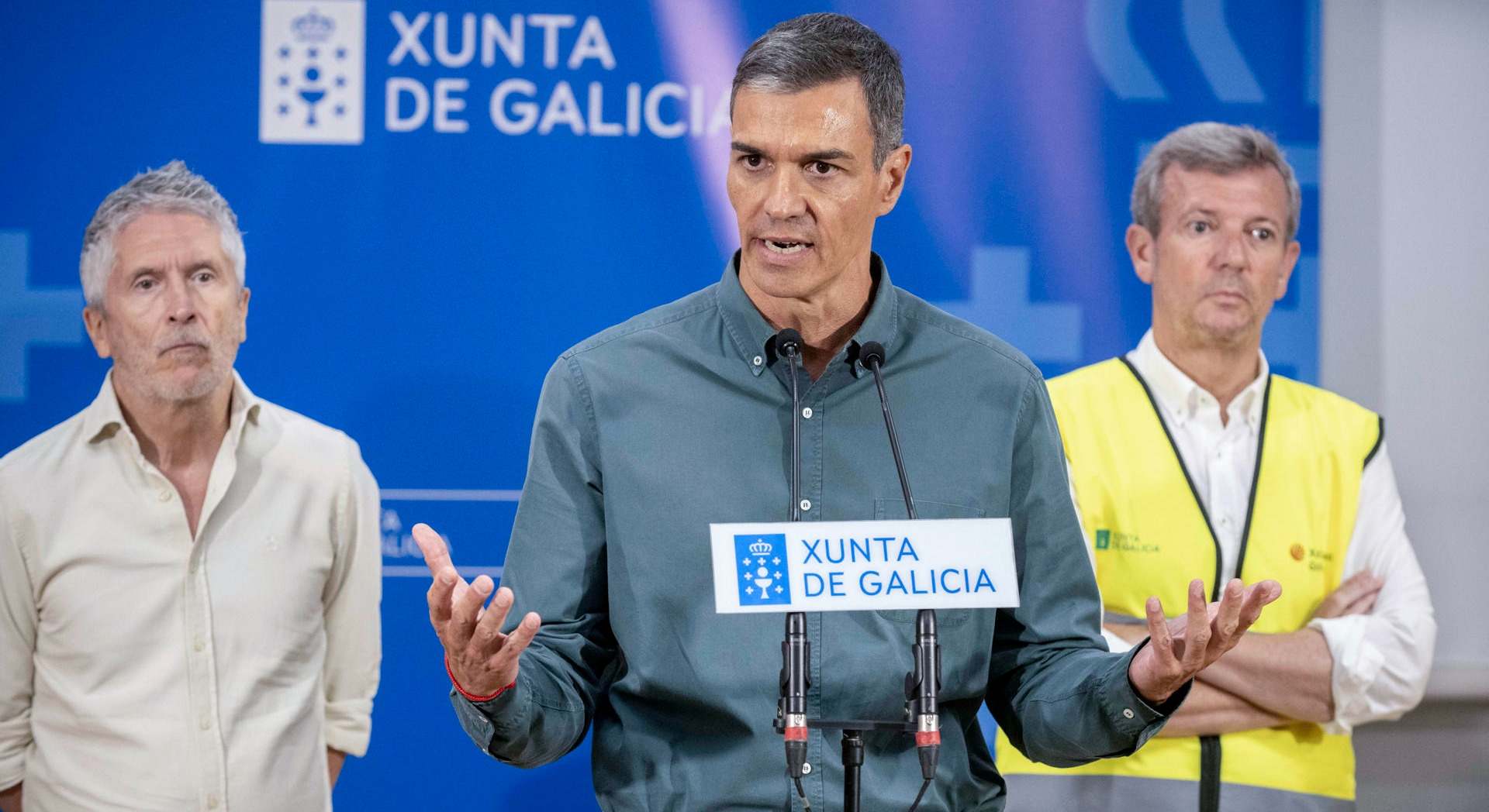 Pedro Sánchez en su visita a las zonas afectadas de Galicia
