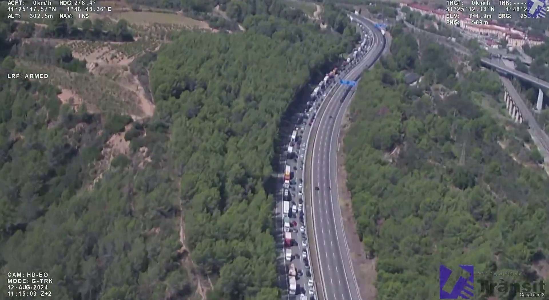 Retenciones en la AP-7 en Subirats.