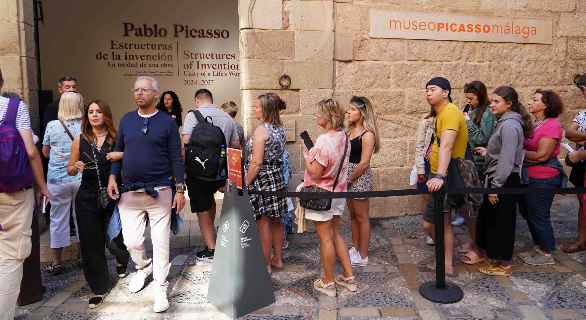 Turistas en el museo Picasso de Málaga. / Álex Zea - Europa Press