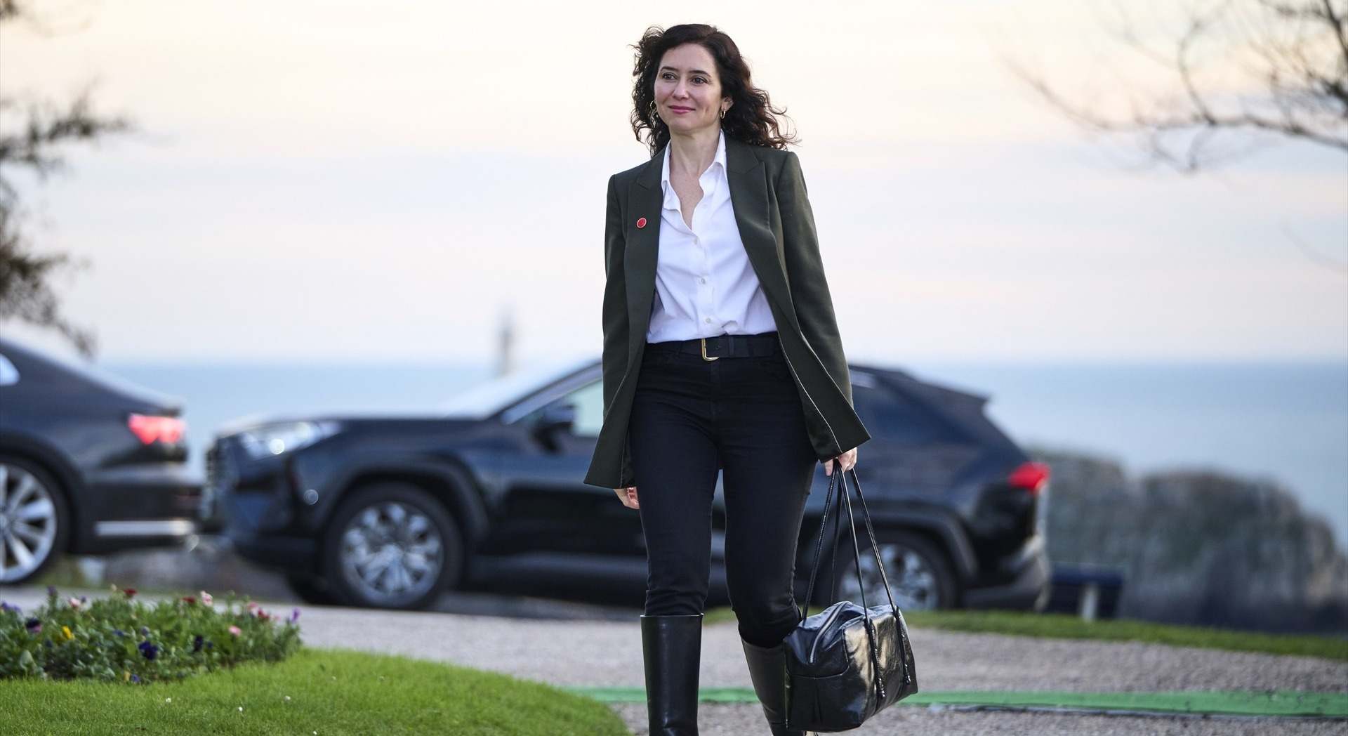La presidenta de la Comunidad de Madrid, Isabel Díaz Ayuso, a su llegada a la XXVII Conferencia de Presidentes