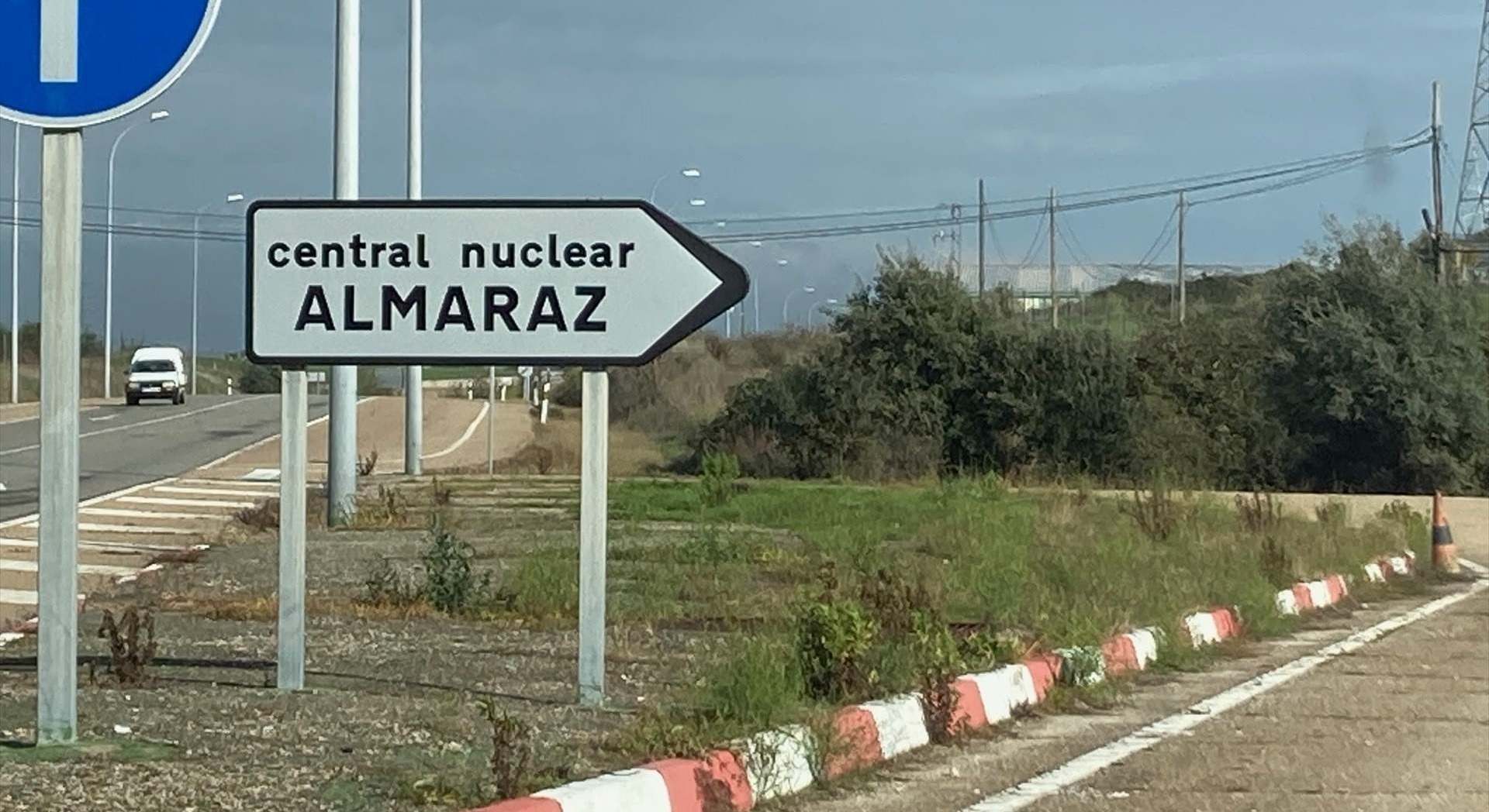 Señalización central nuclear de Almaraz.