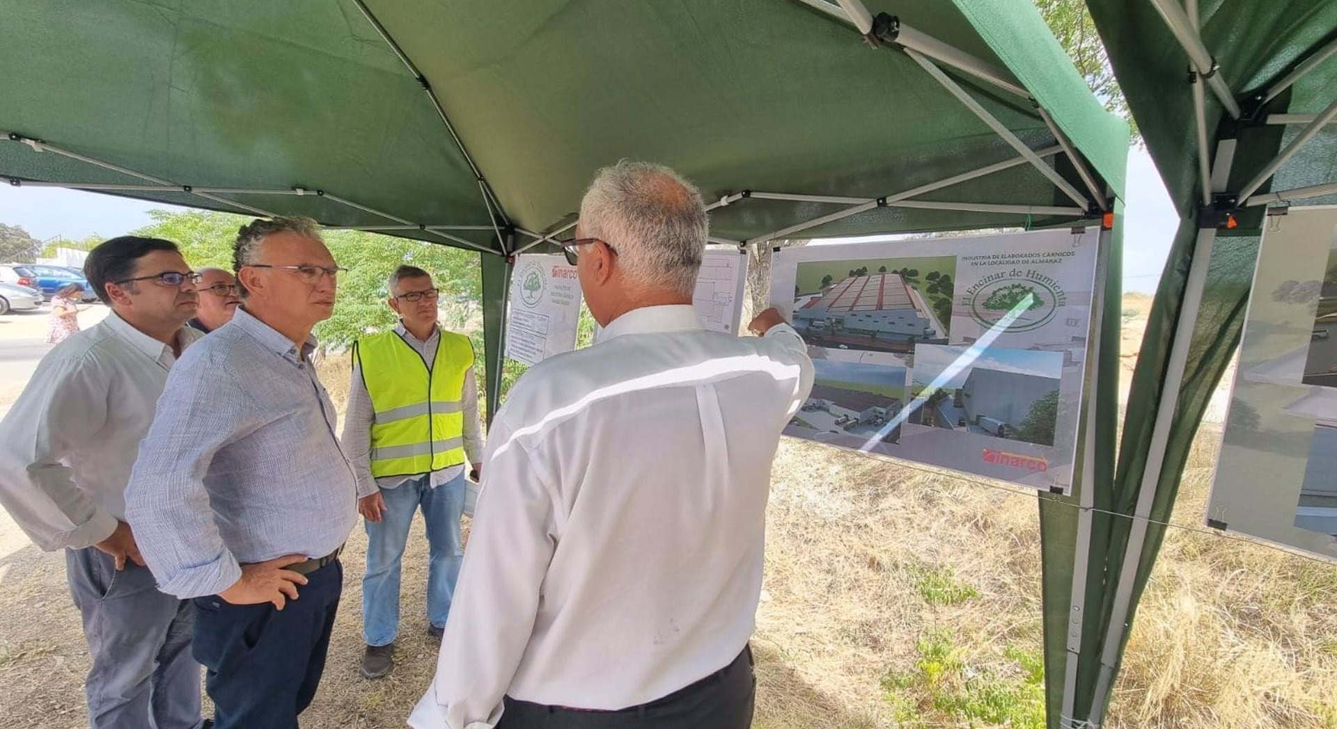 El delegado del Gobierno en Extremadura, José Luis Quintana, durante una visita a una empresa extremeña.