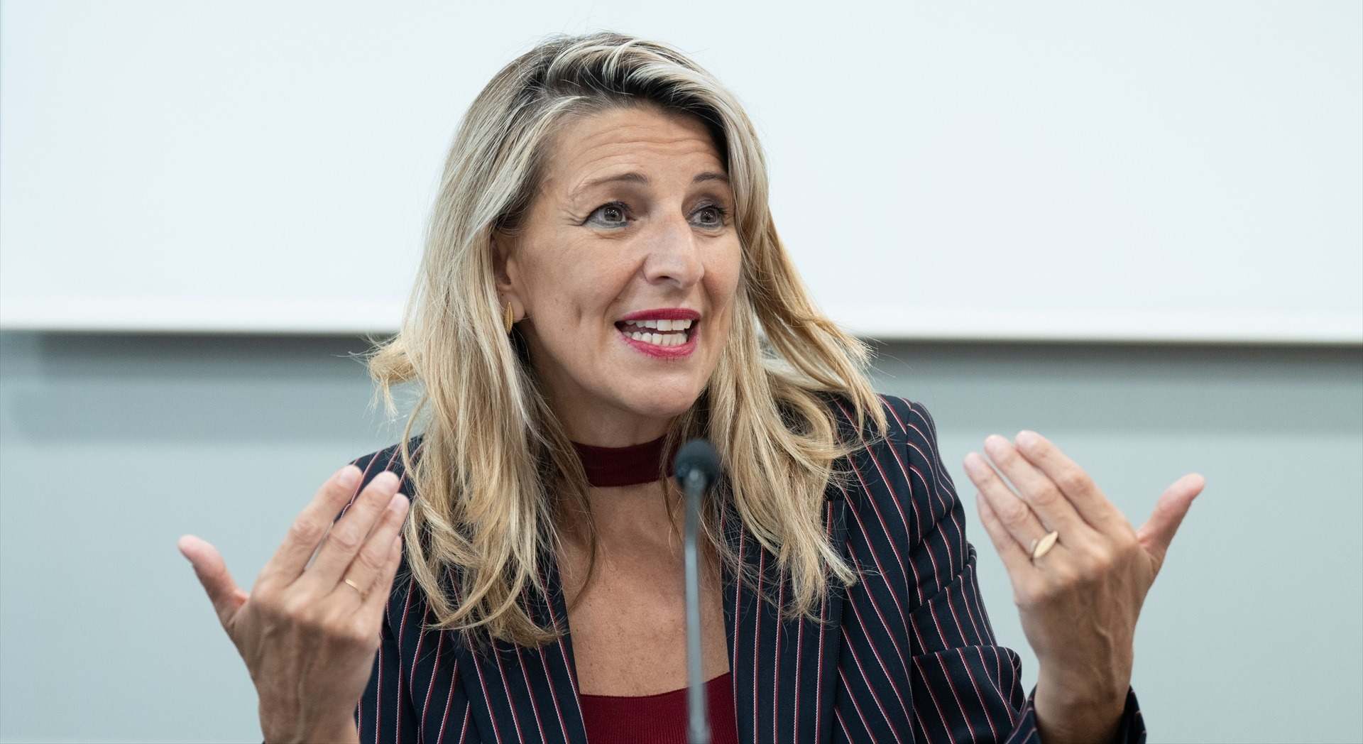 La vicepresidenta segunda y ministra de Trabajo y Economía Social, Yolanda Díaz, durante una reunión con miembros del Comité de Empresa del Banco Sabadell y del BBVA