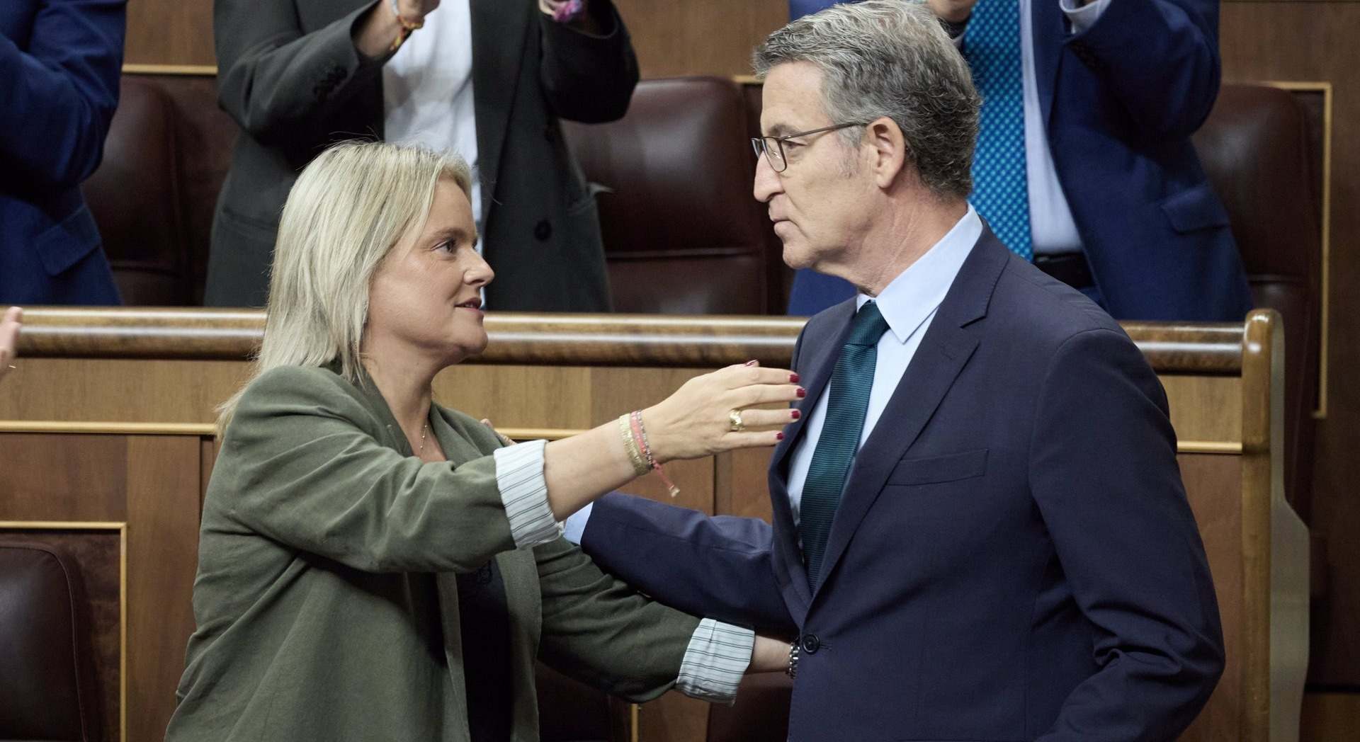 Alberto Núñez Feijóo, junto a Mari Mar Blanco en el Congreso. 