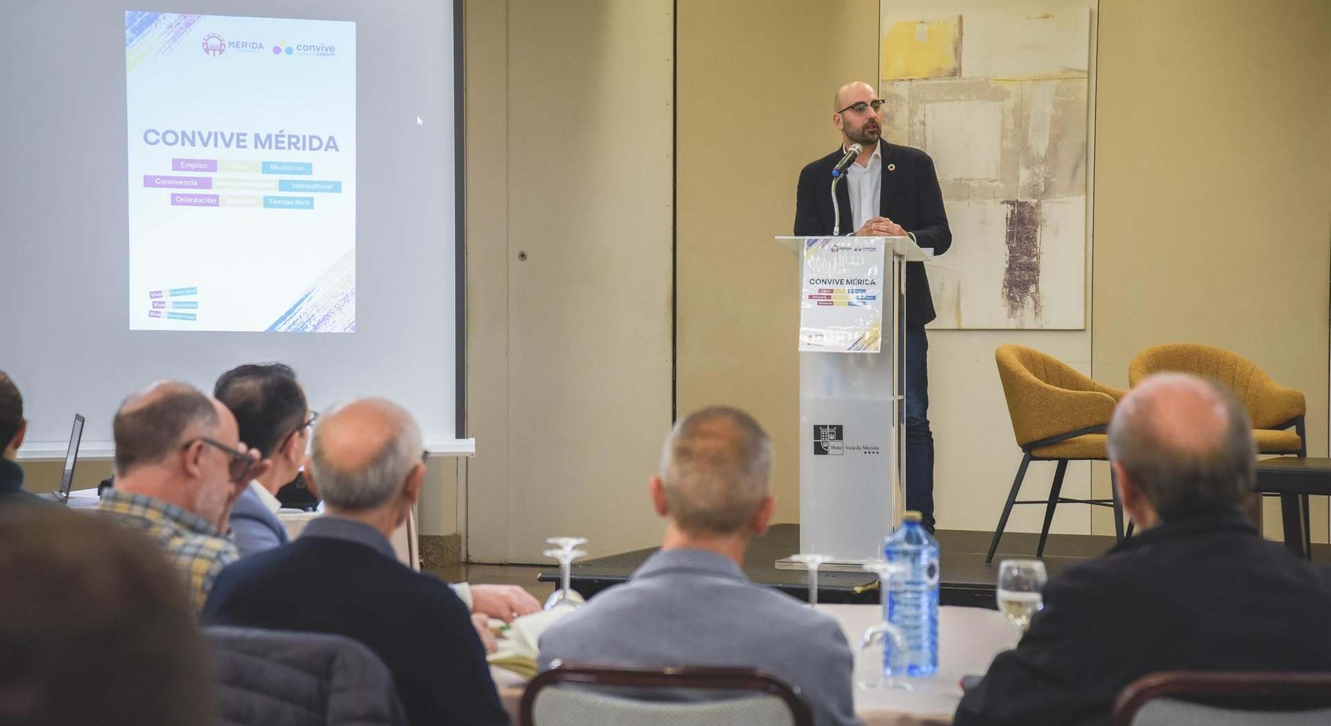 El delegado de Cooperación y Migraciones, José Ángel Calle, en el desayuno empresarial del Proyecto "Convive"
