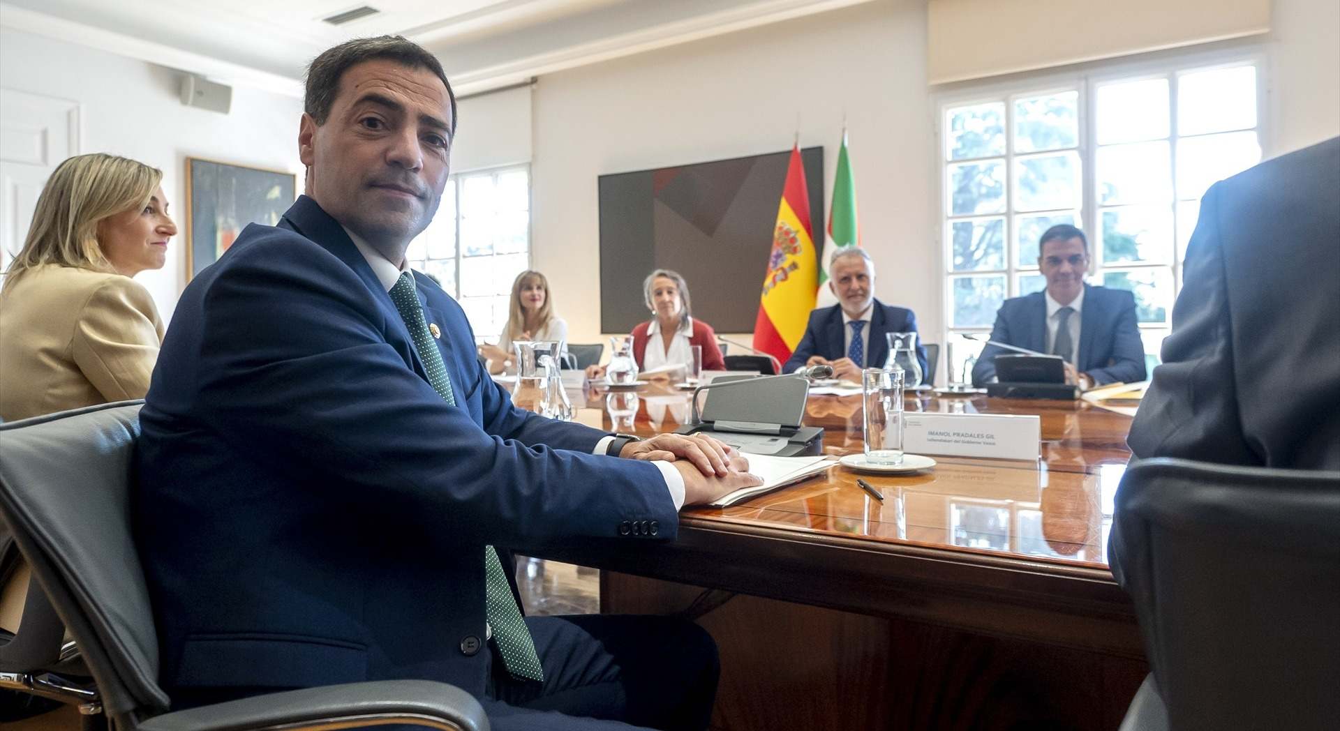 El lehendakari durante la Comisión Bilateral con el Gobierno central