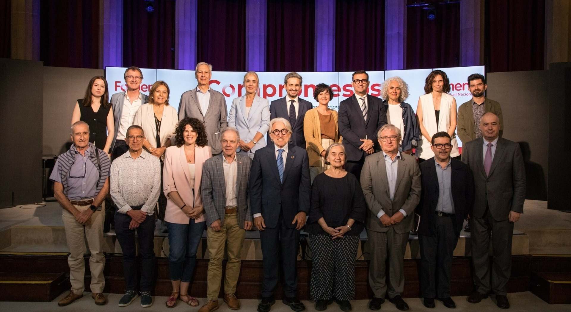Representantes de entidades participantes en la jornada de Foment del Treball 'Compromesos'