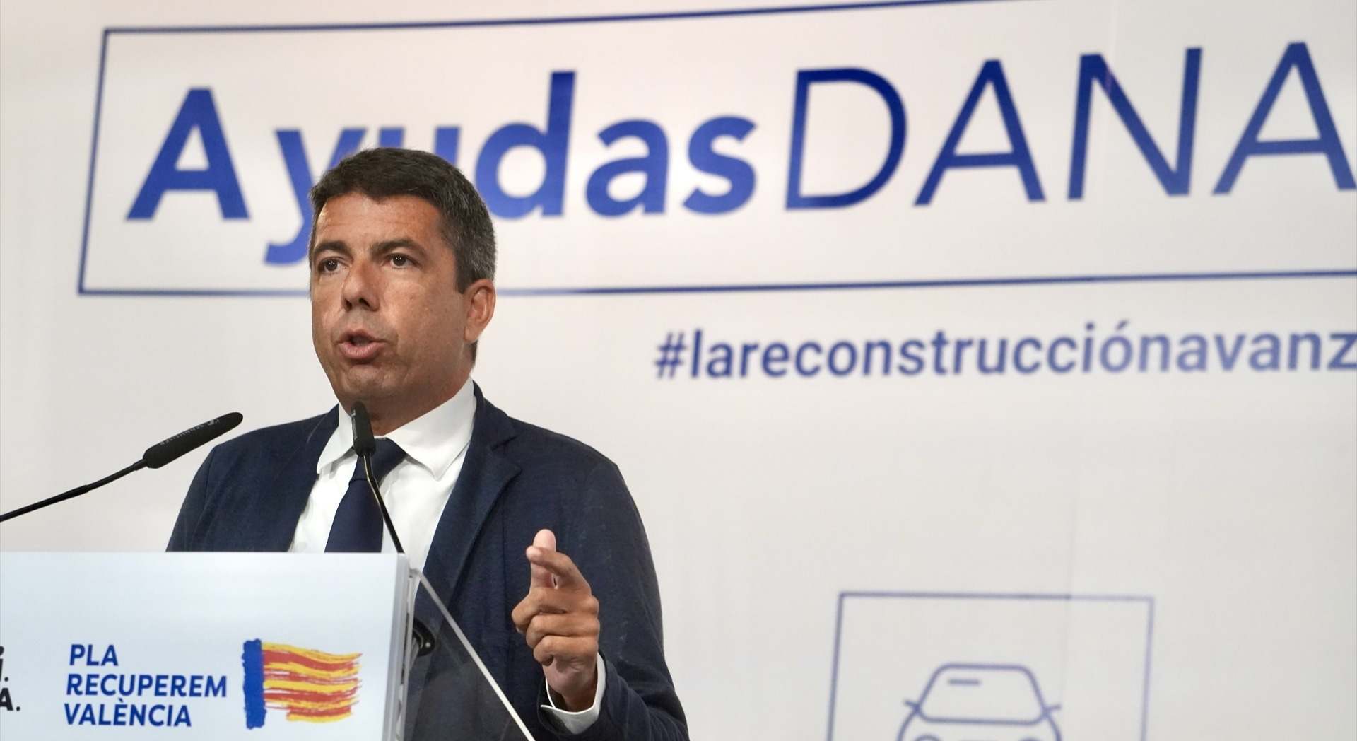 El presidente de la Generalitat valenciana, Carlos Mazón, hace una declaración institucional en el Palau de la Generalitat