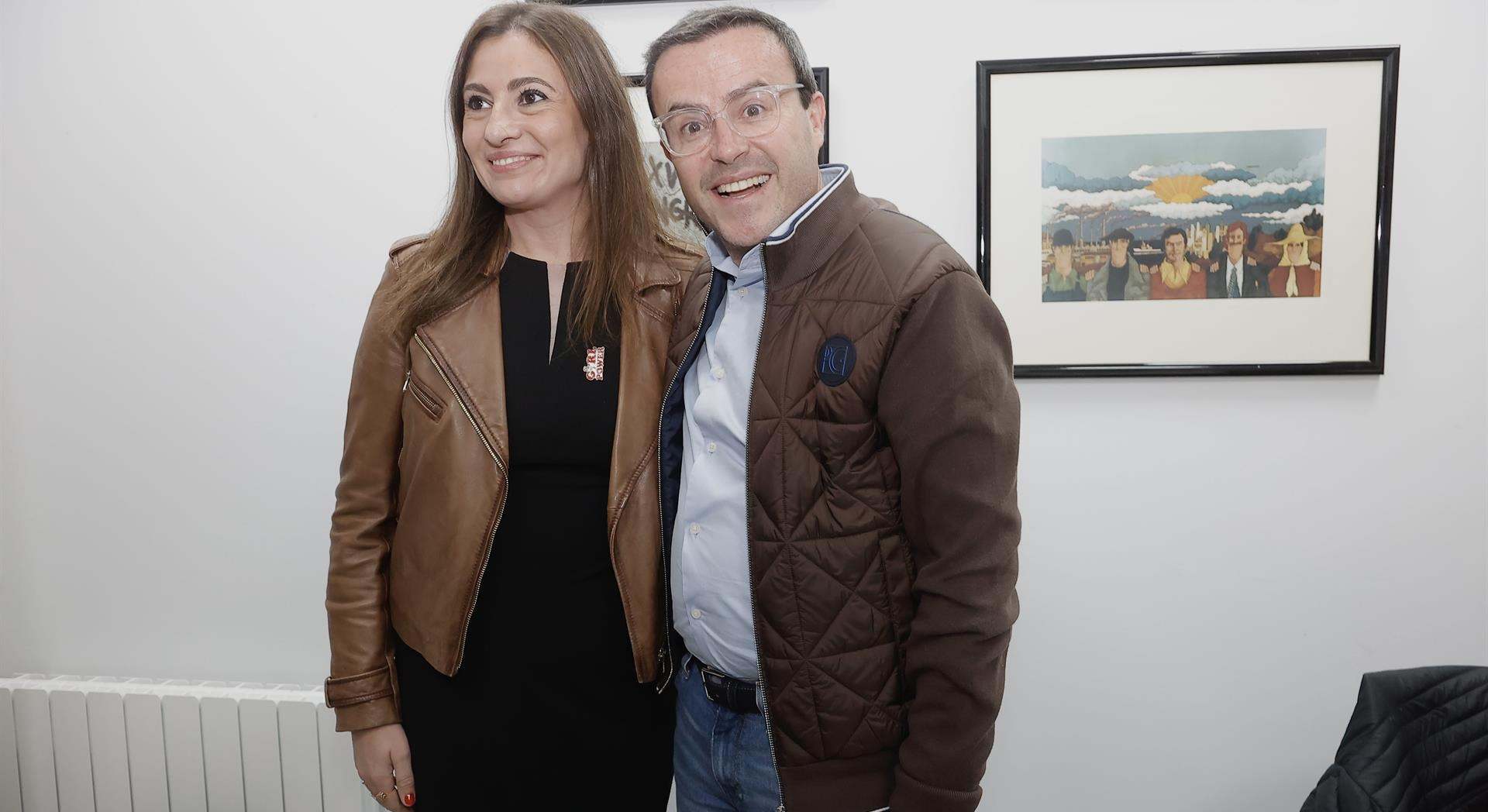 Lara Garlito felicita a Miguel Ángel Gallardo tras las primarias del PSOE de Extremadura
