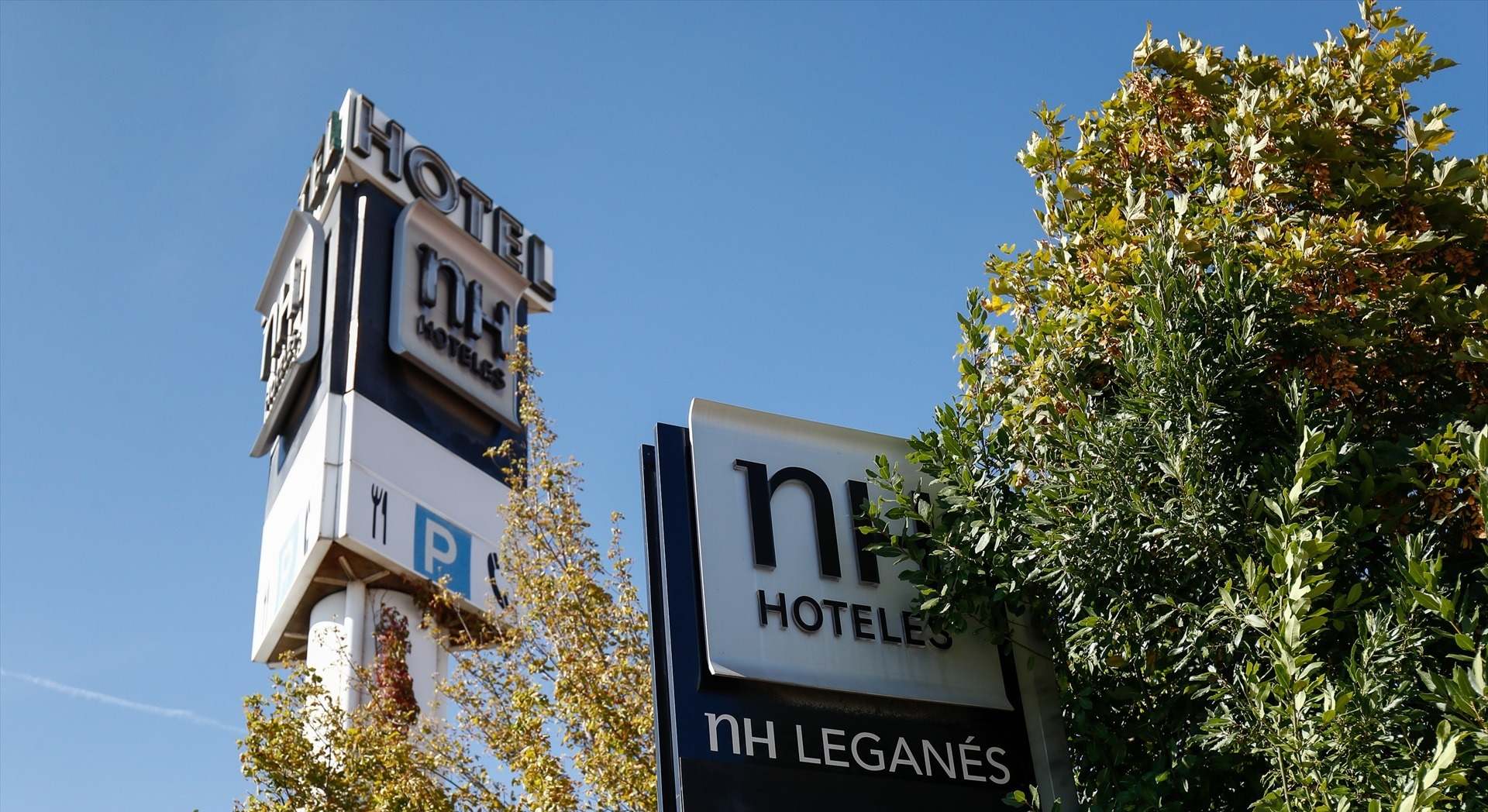 Carteles de un hotel NH en Leganés, Madrid. / Europa Press