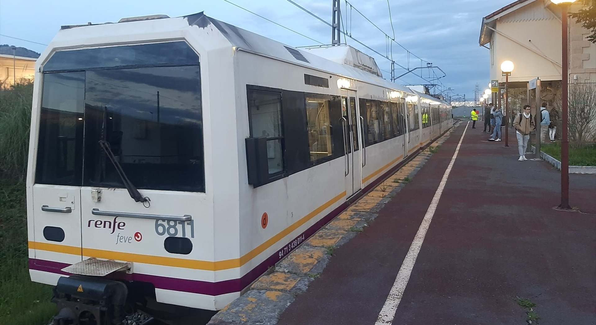 tren de Cercanías en Cantabria