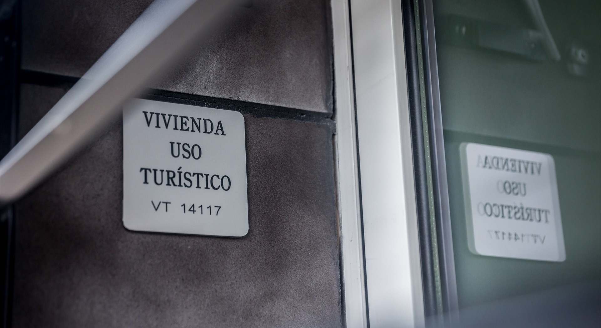 Fachada de un piso turístico en Madrid. / Europa Press