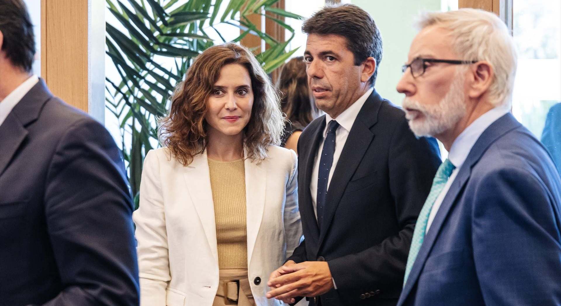Los presidente de la Comunidad de Madrid y Valencia, Isabel Díaz Ayuso y Carlos Mazón | EP
