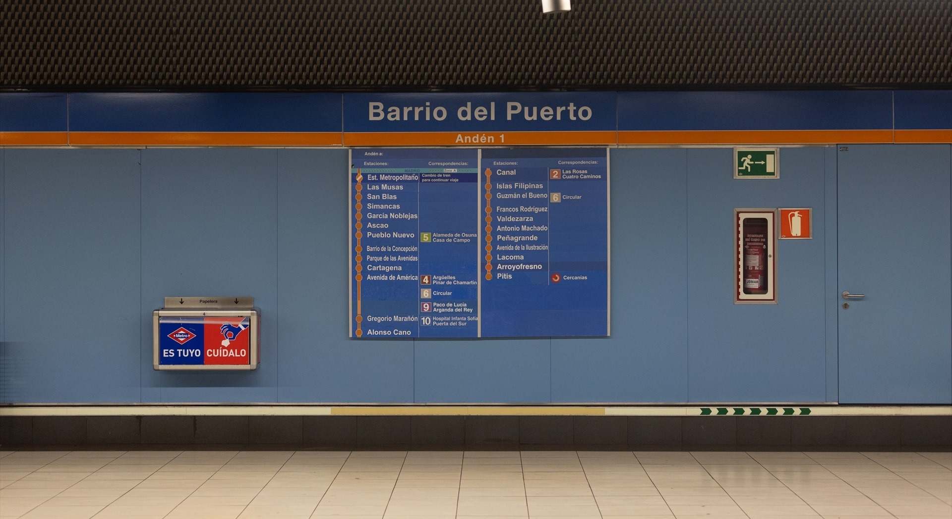 Andén de la estación de Barrio del Puerto de la Línea 7B de Metro de Madrid.