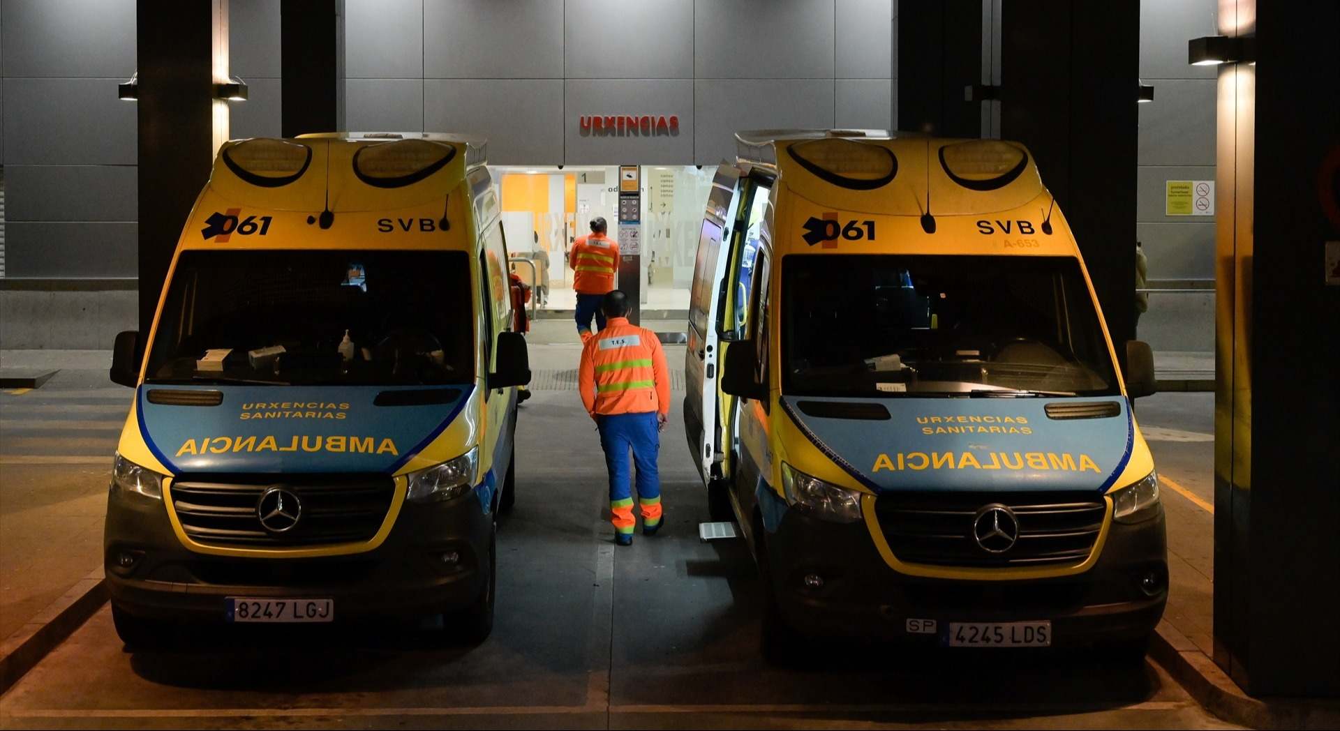 Varias ambulancias en las Urgencias del Complejo Hospitalario Universitario de A Coruña