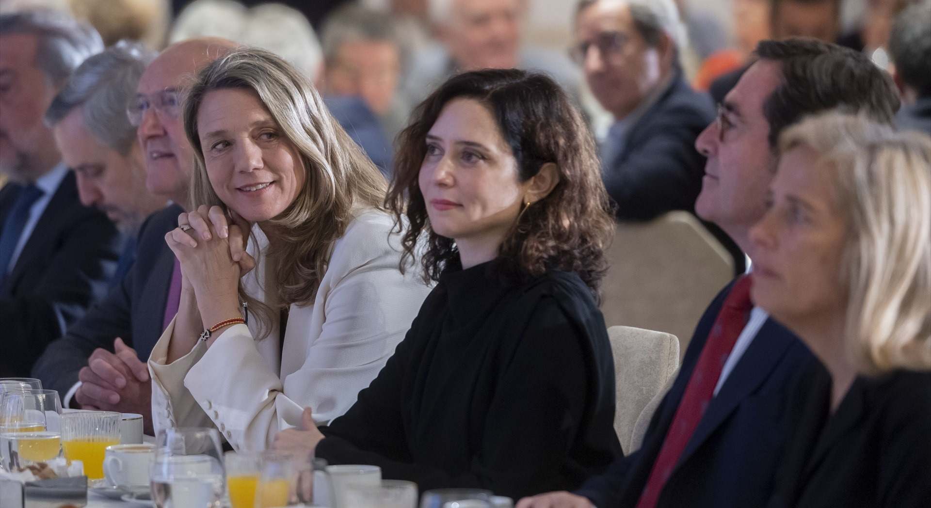 La candidata a presidir Cepyme, A. de Miguel, la presidenta de la Comunidad de Madrid, I. Díaz Ayuso y el presidente de CEOE, A. Garamendi.