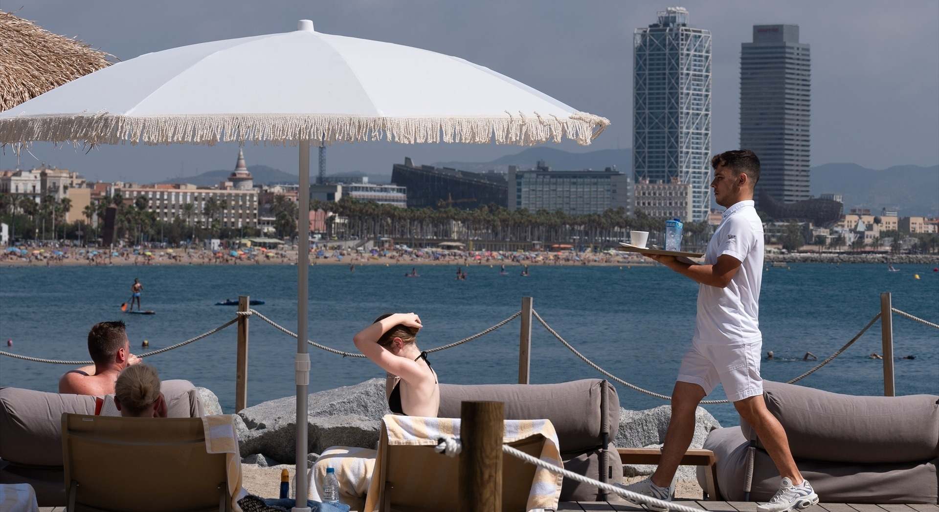 Turistas en Barcelona. / David Zorrakino - Europa Press