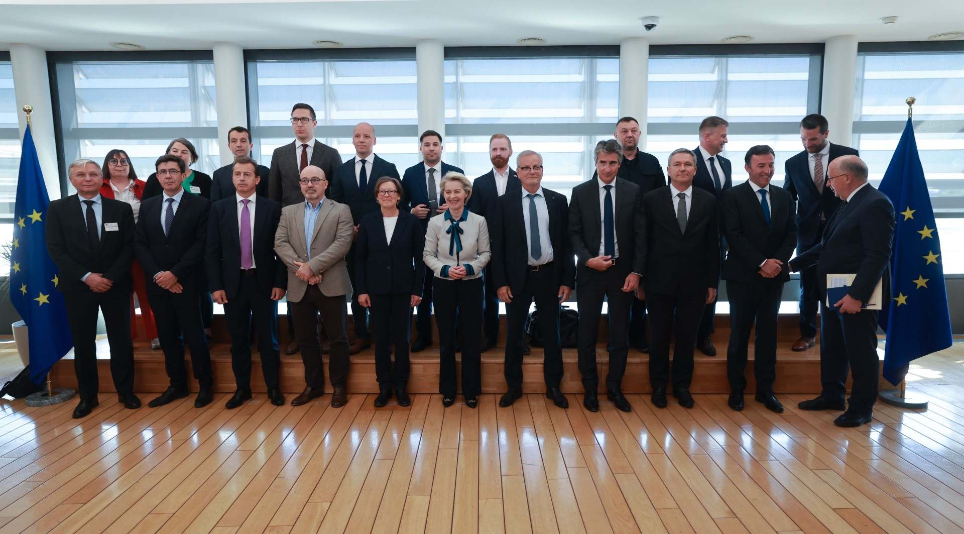 Indra y Navantia asistieron ayer a la reunión de Von der Leyen con los gigantes de la defensa