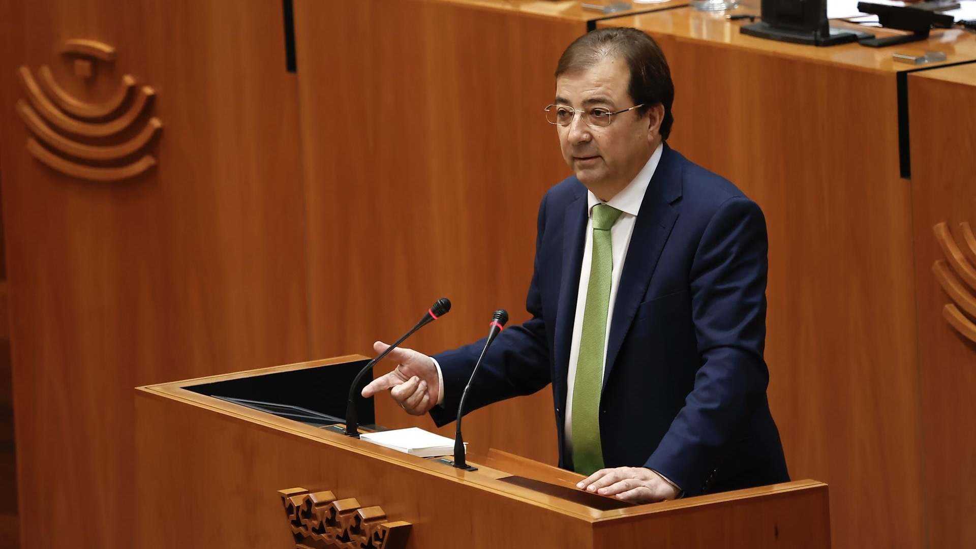 Guillermo Fernández Vara en la Asamblea de Extremadura