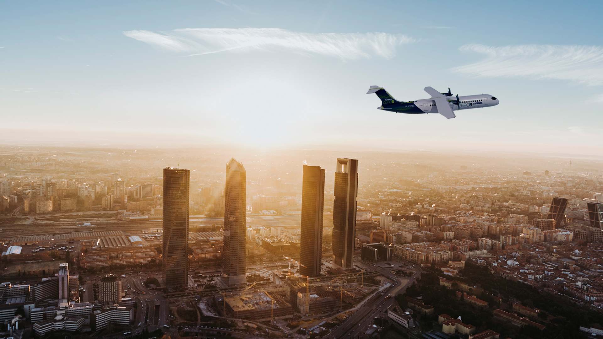 Un avión sobrevuela Madrid.