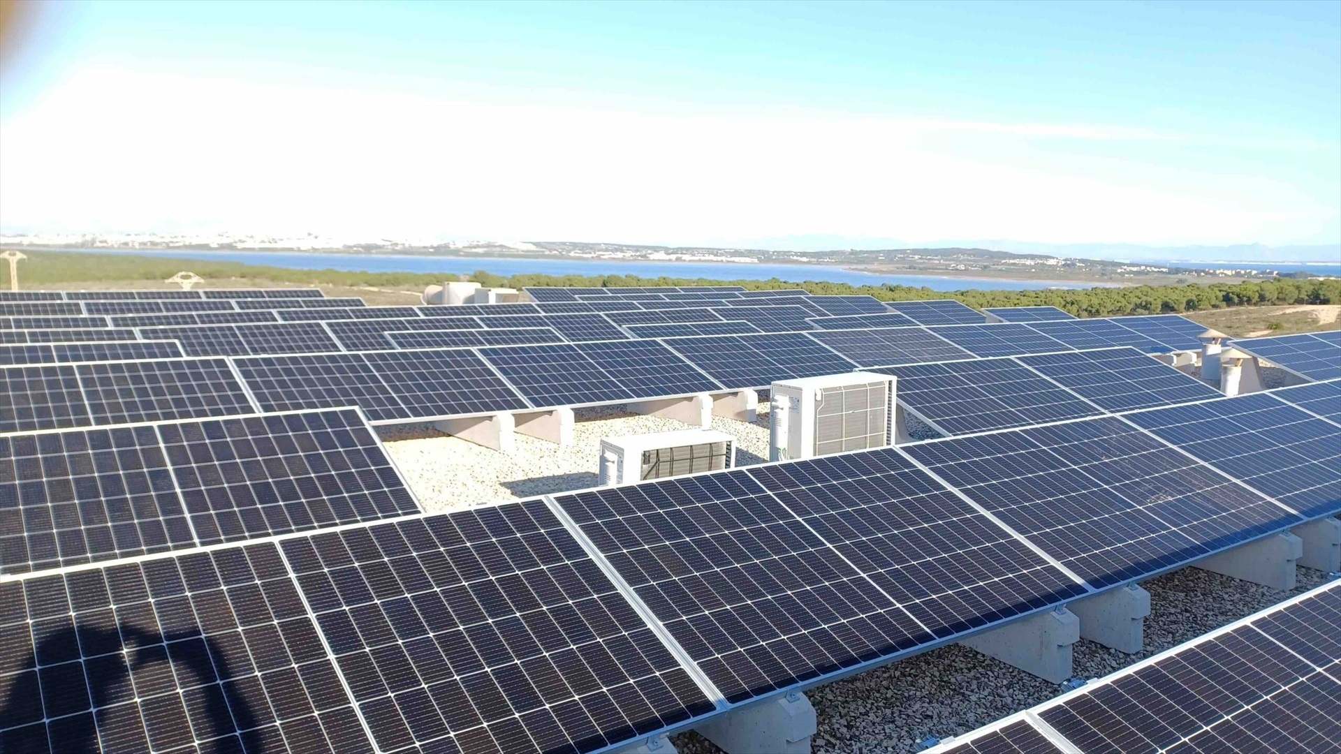 Una planta solar. EUROPA PRESS