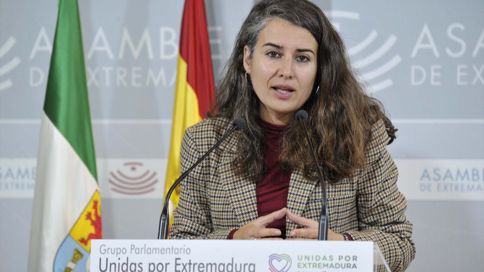 La portavoz de Unidas por Extremadura, Irene de Miguel, en rueda de prensa