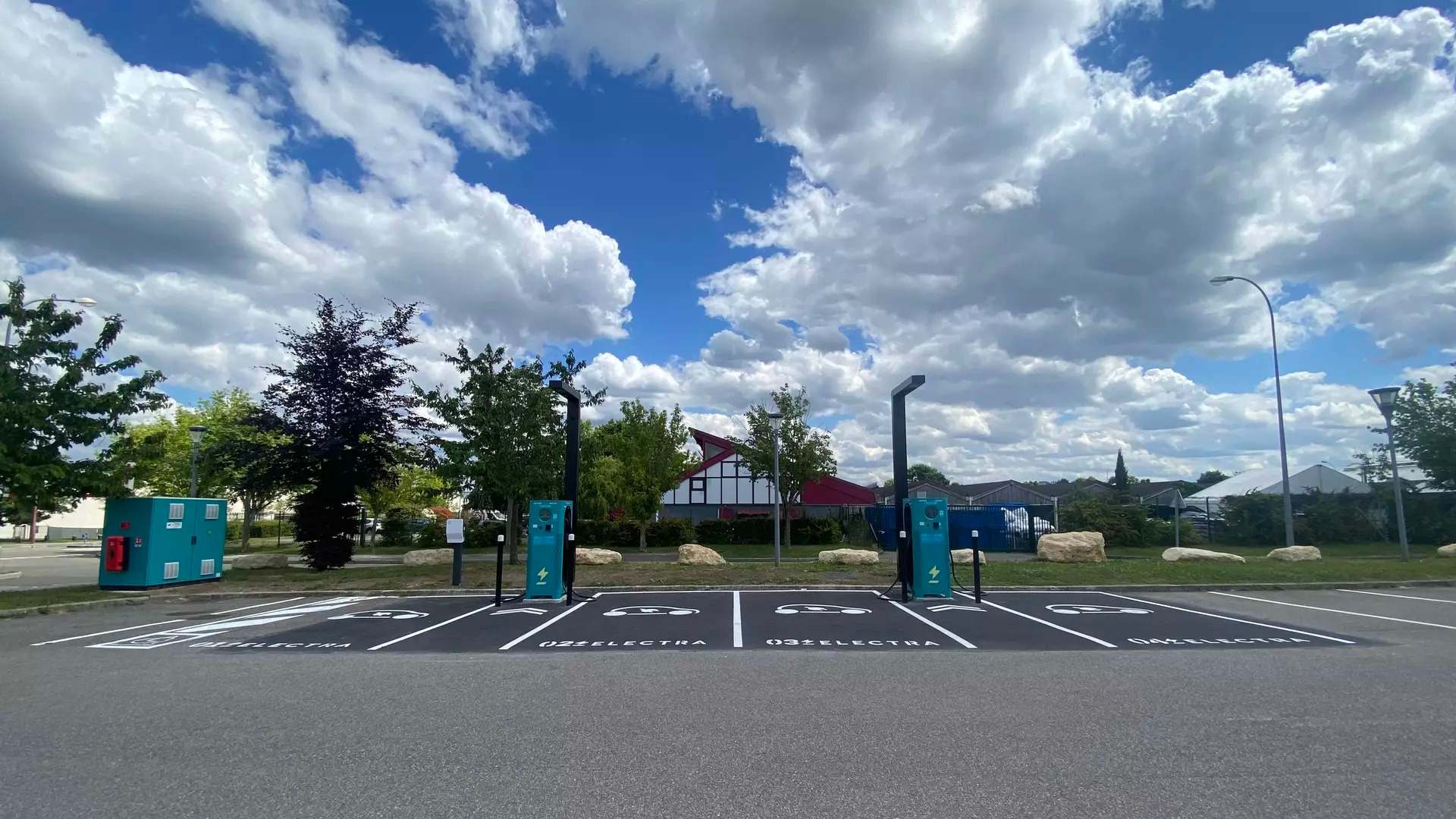 Estación de recarga de Electra en Maurepas (Francia)